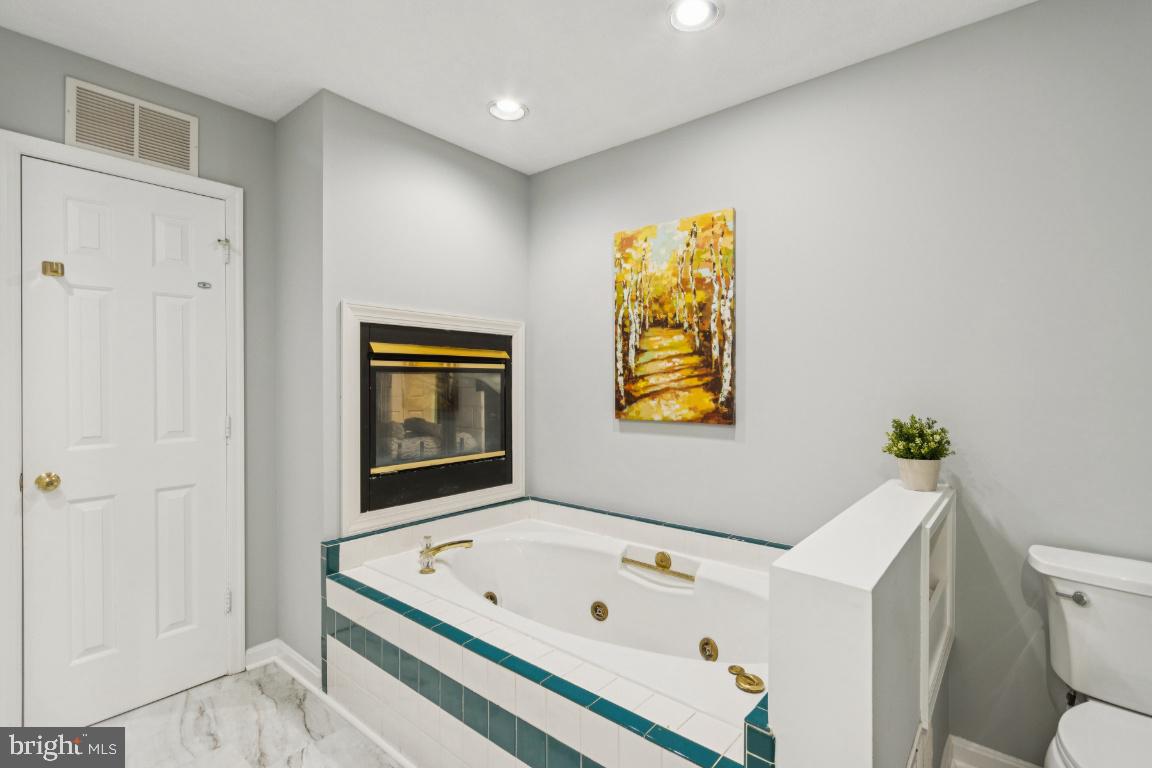 LEE'S HILL - Residential