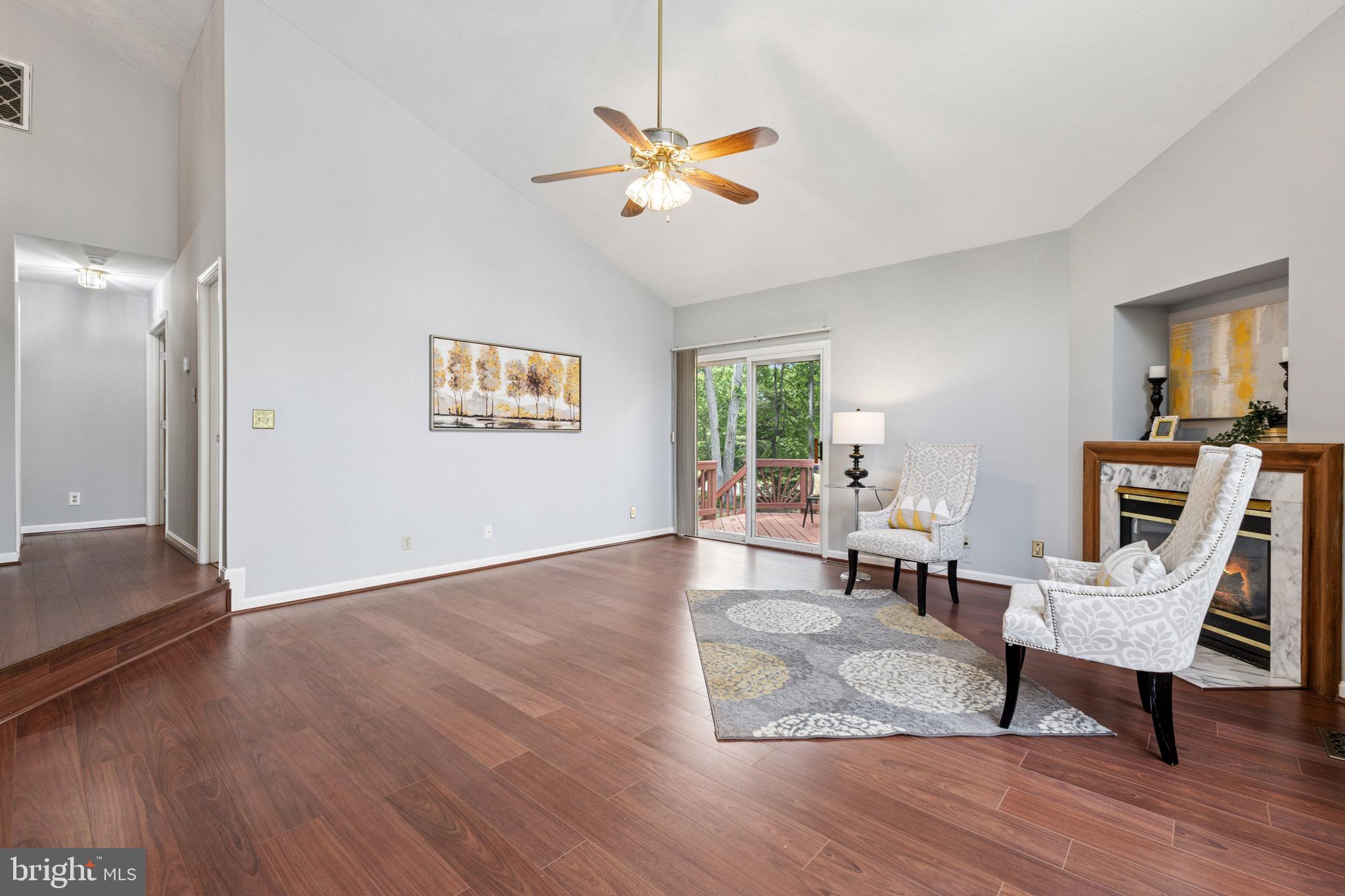 LEE'S HILL - Residential