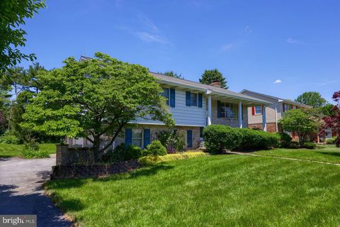 Photo of 906 Sandalwood Path, Lancaster, PA 17601 (MLS # PALA2047372)