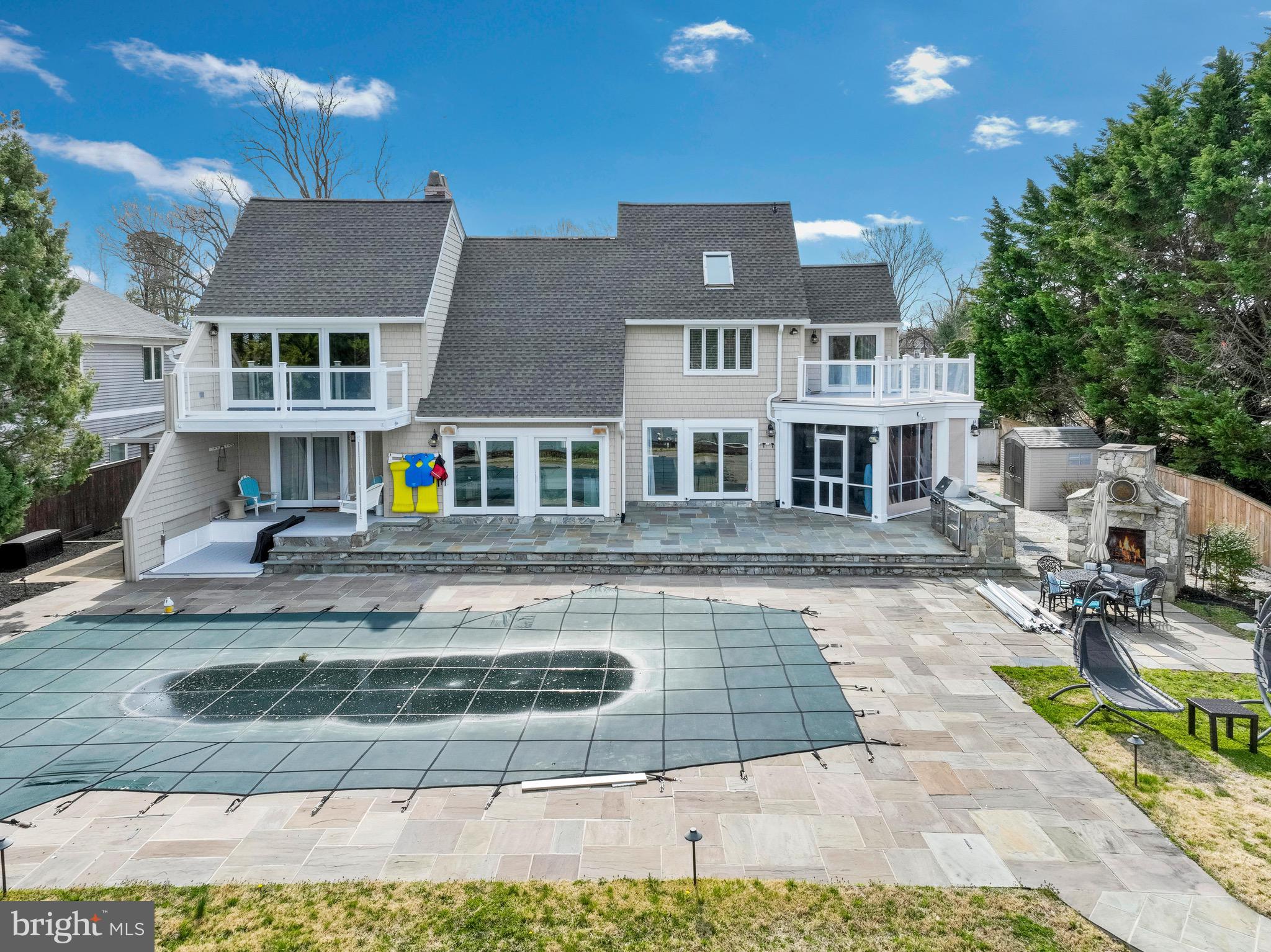 EDGEWATER - Residential