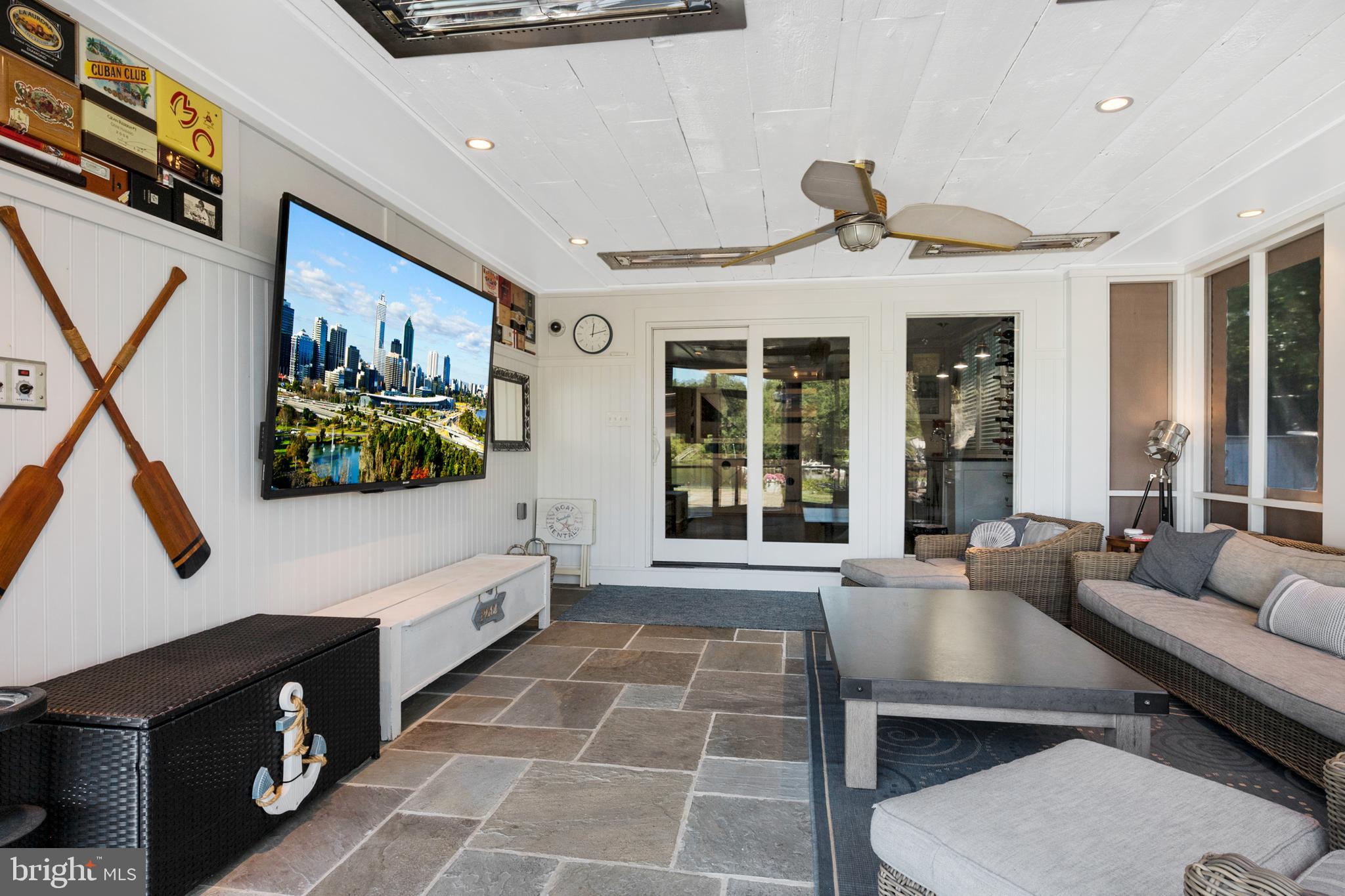 EDGEWATER - Residential