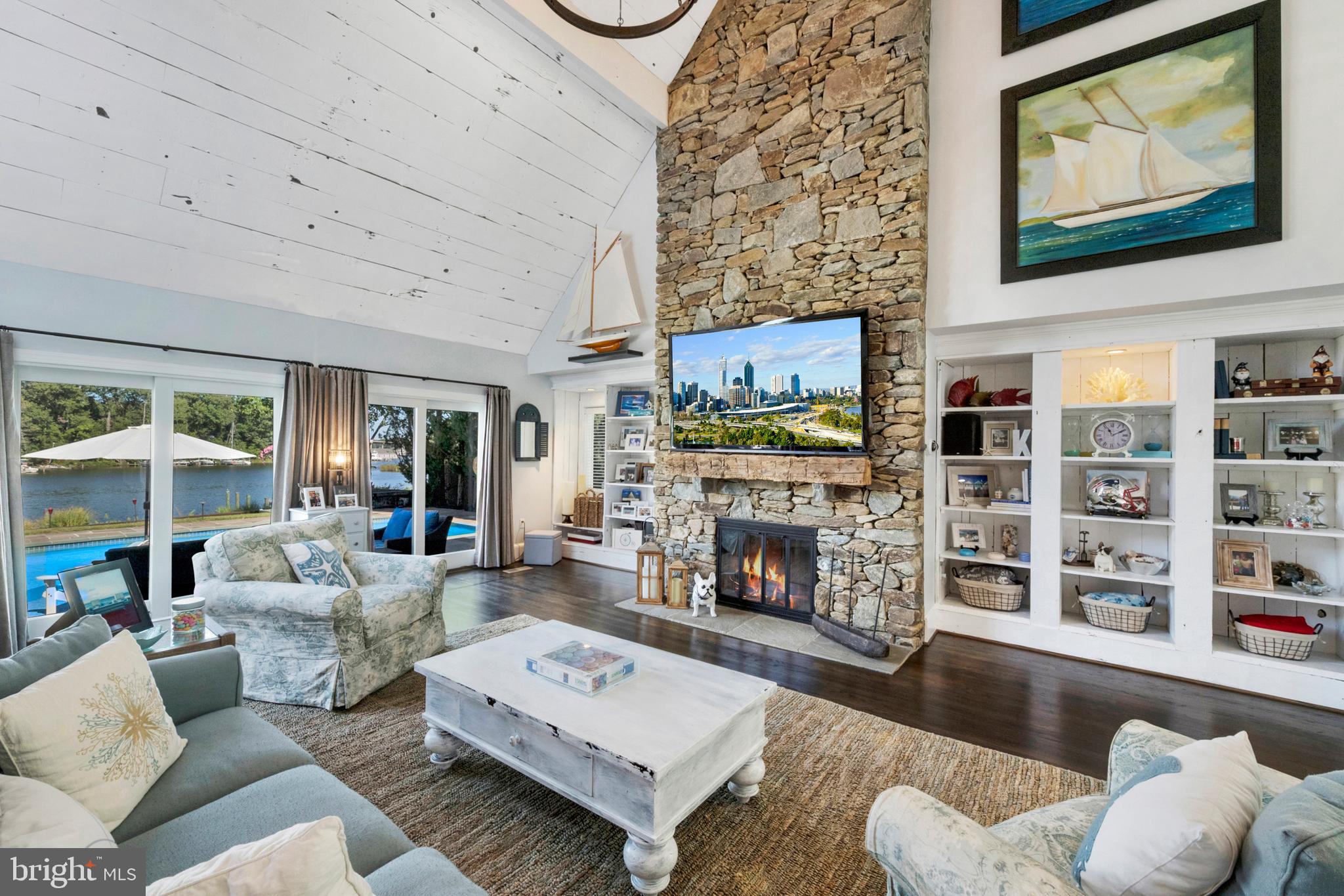 EDGEWATER - Residential