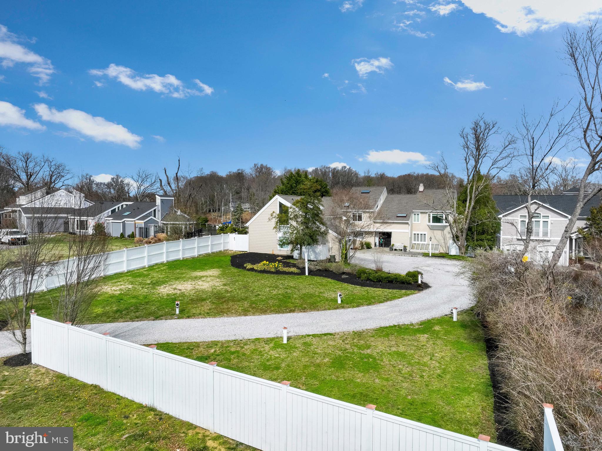 EDGEWATER - Residential