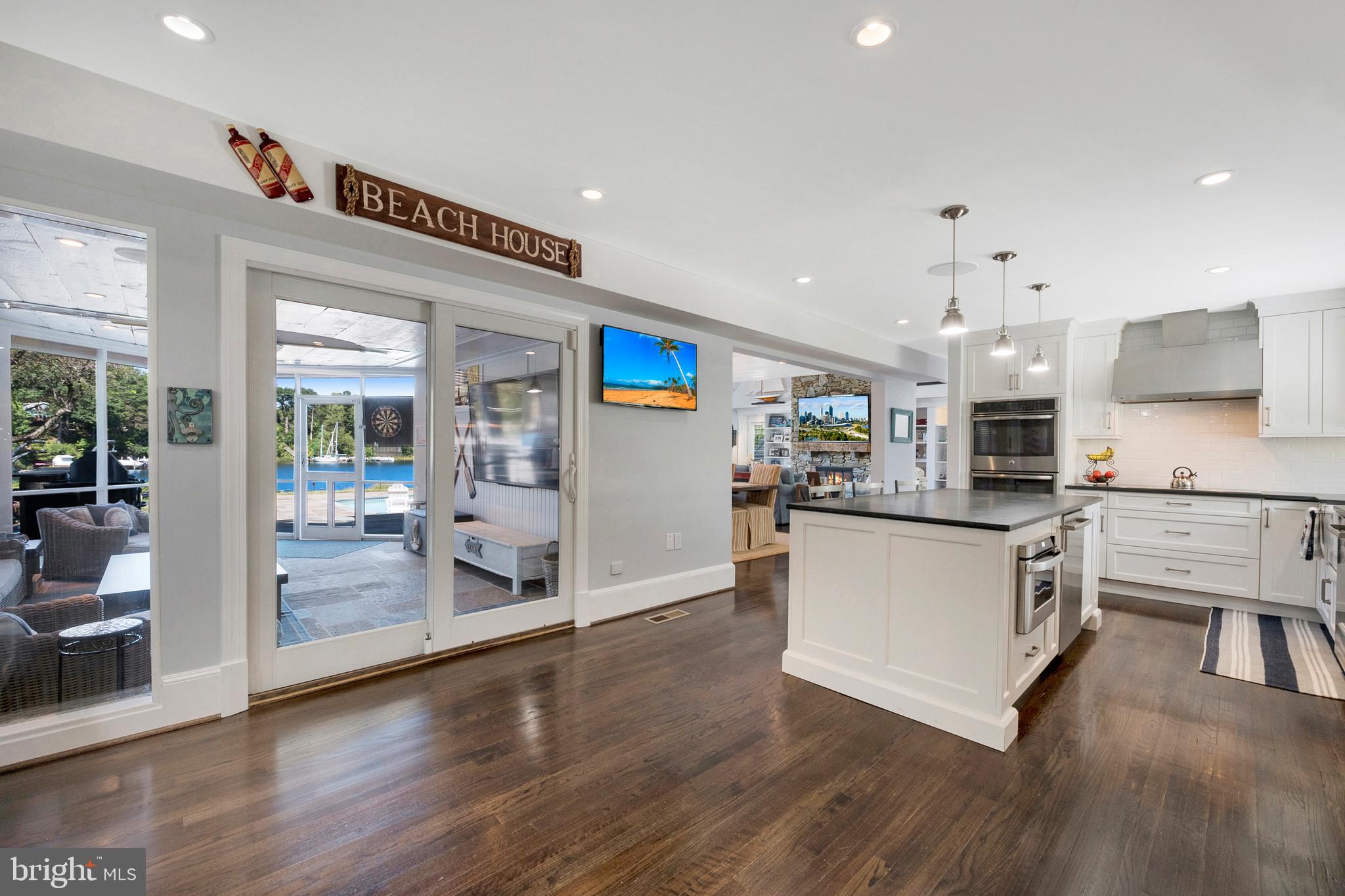 EDGEWATER - Residential