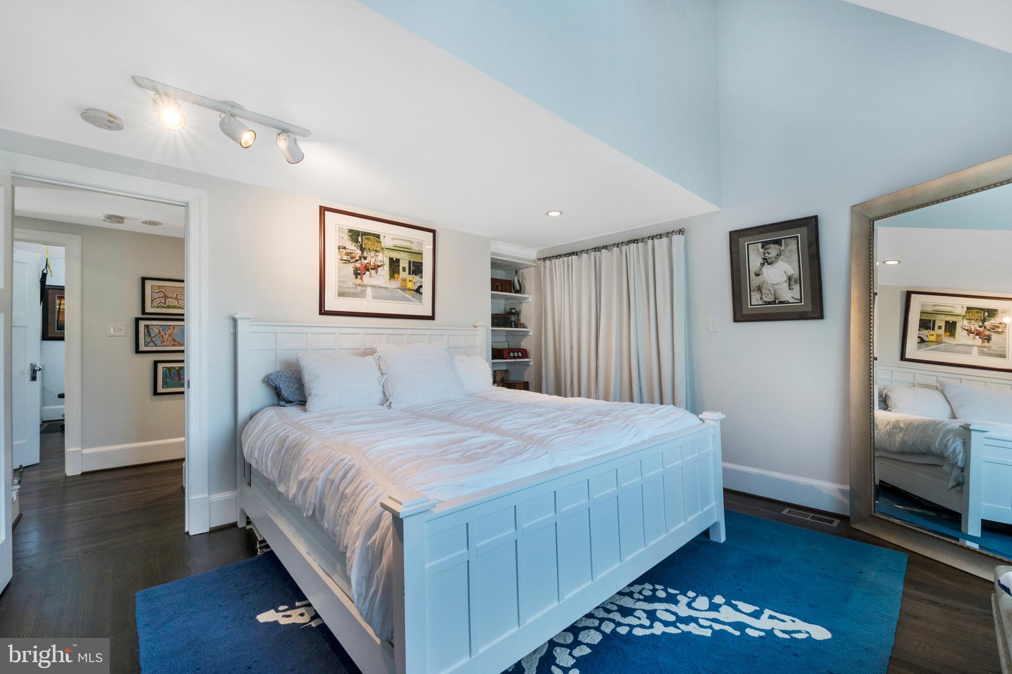 EDGEWATER - Residential