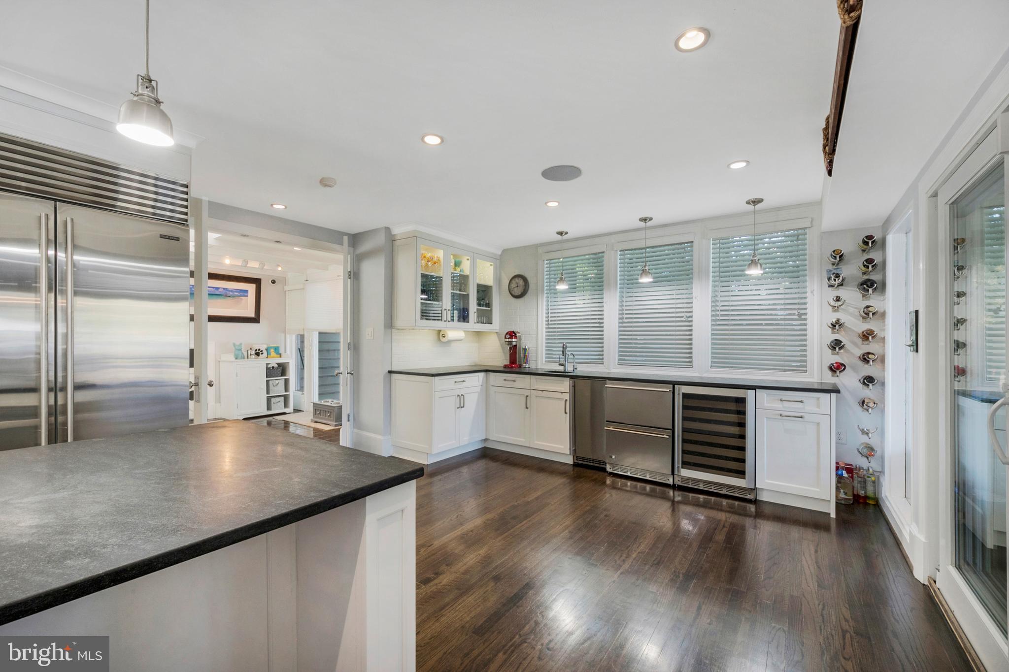 EDGEWATER - Residential