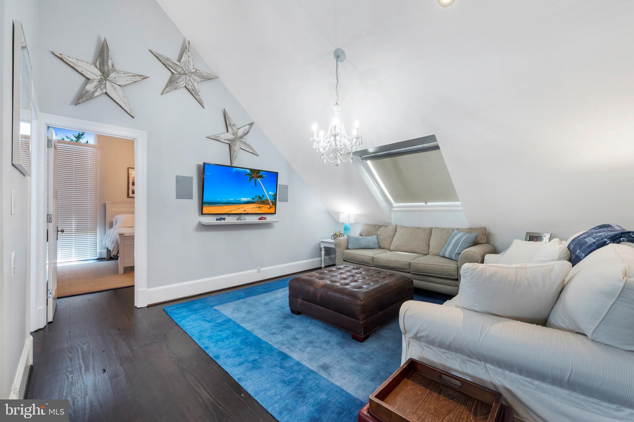 EDGEWATER - Residential