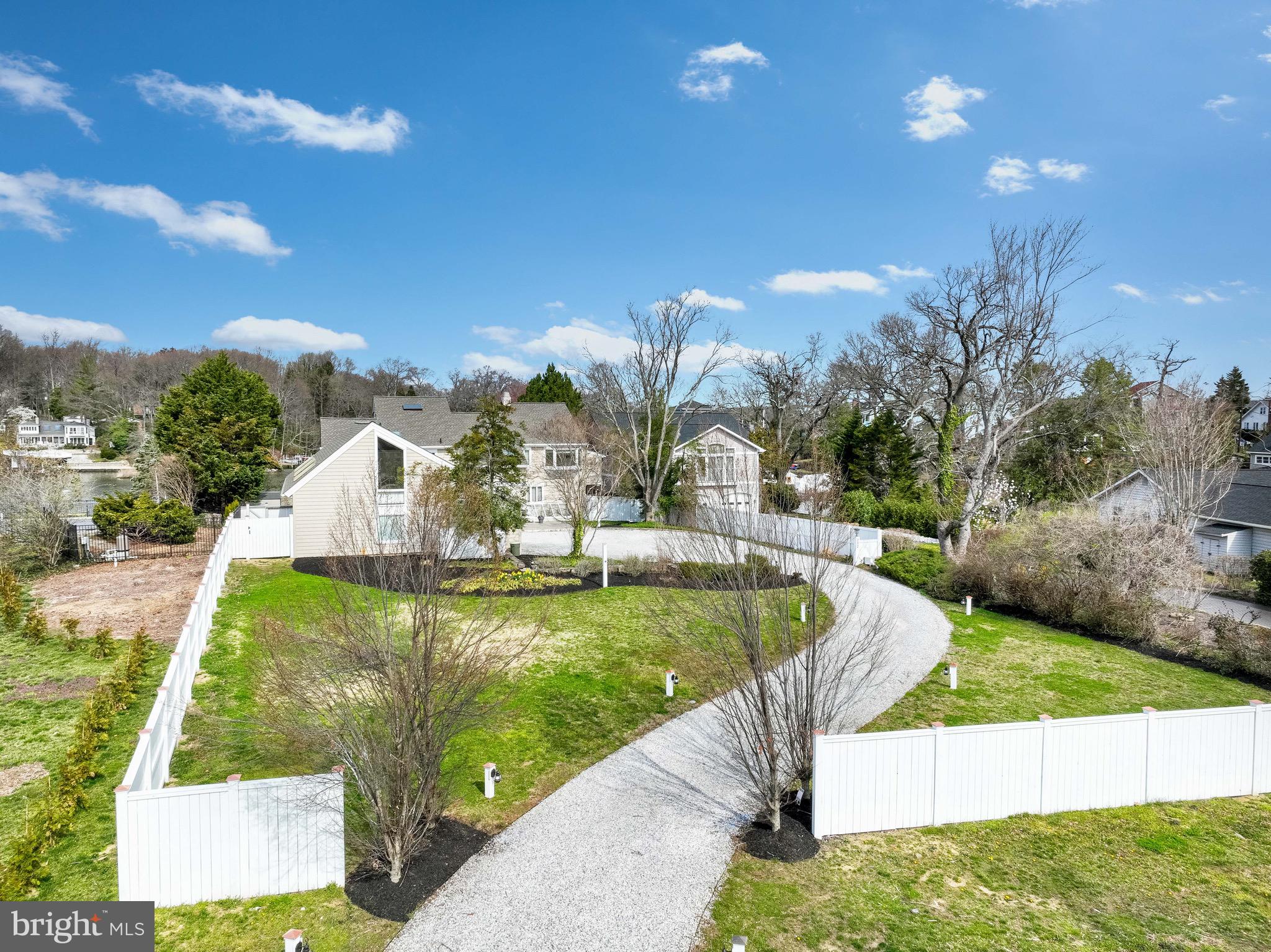 EDGEWATER - Residential