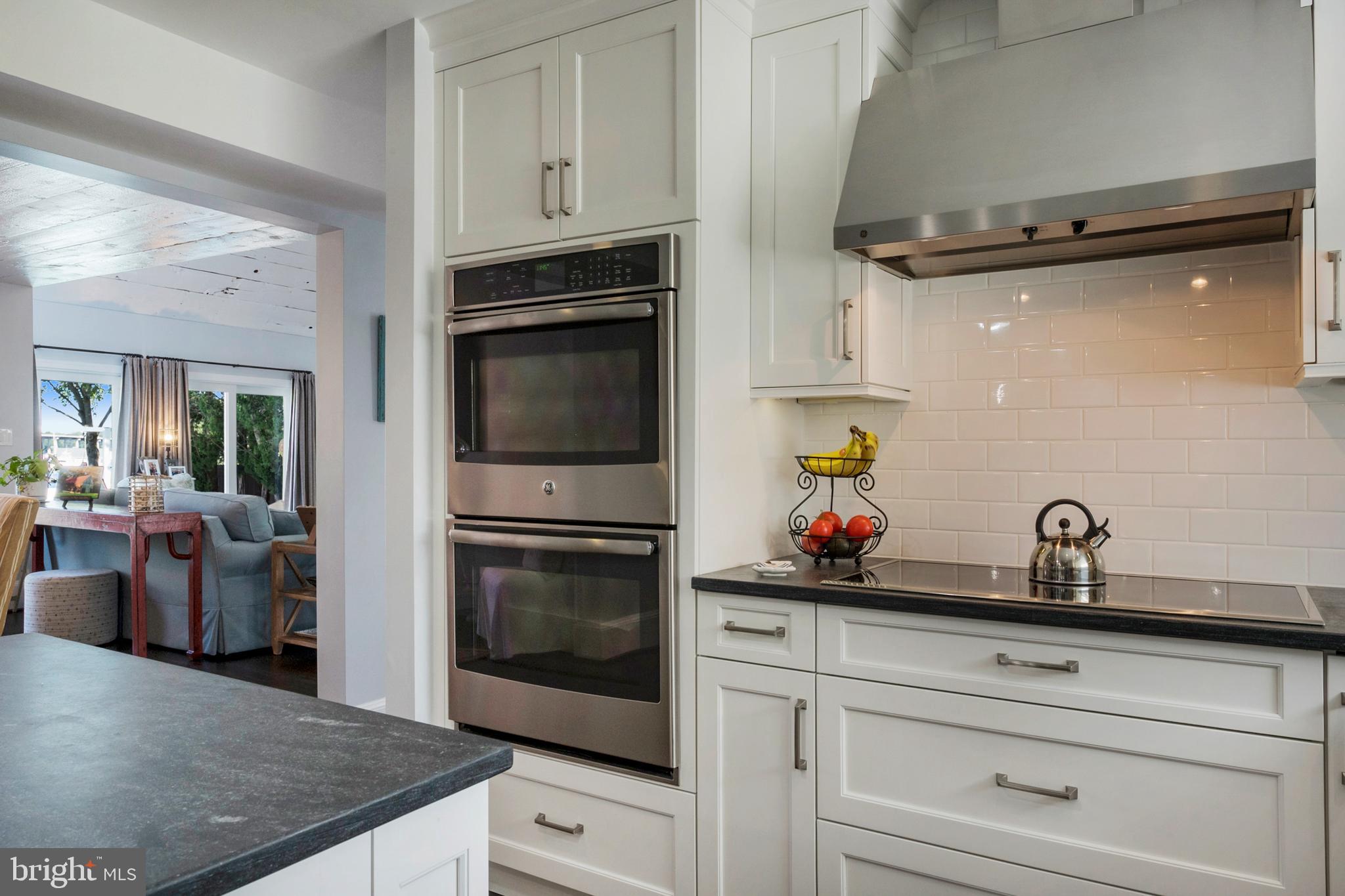 EDGEWATER - Residential