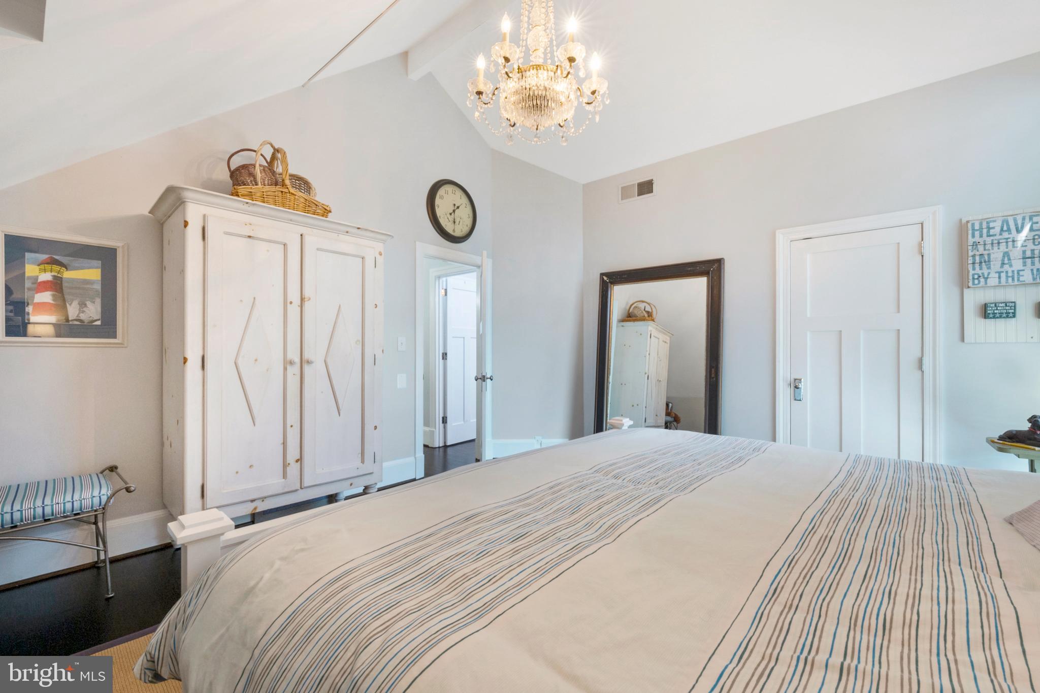 EDGEWATER - Residential