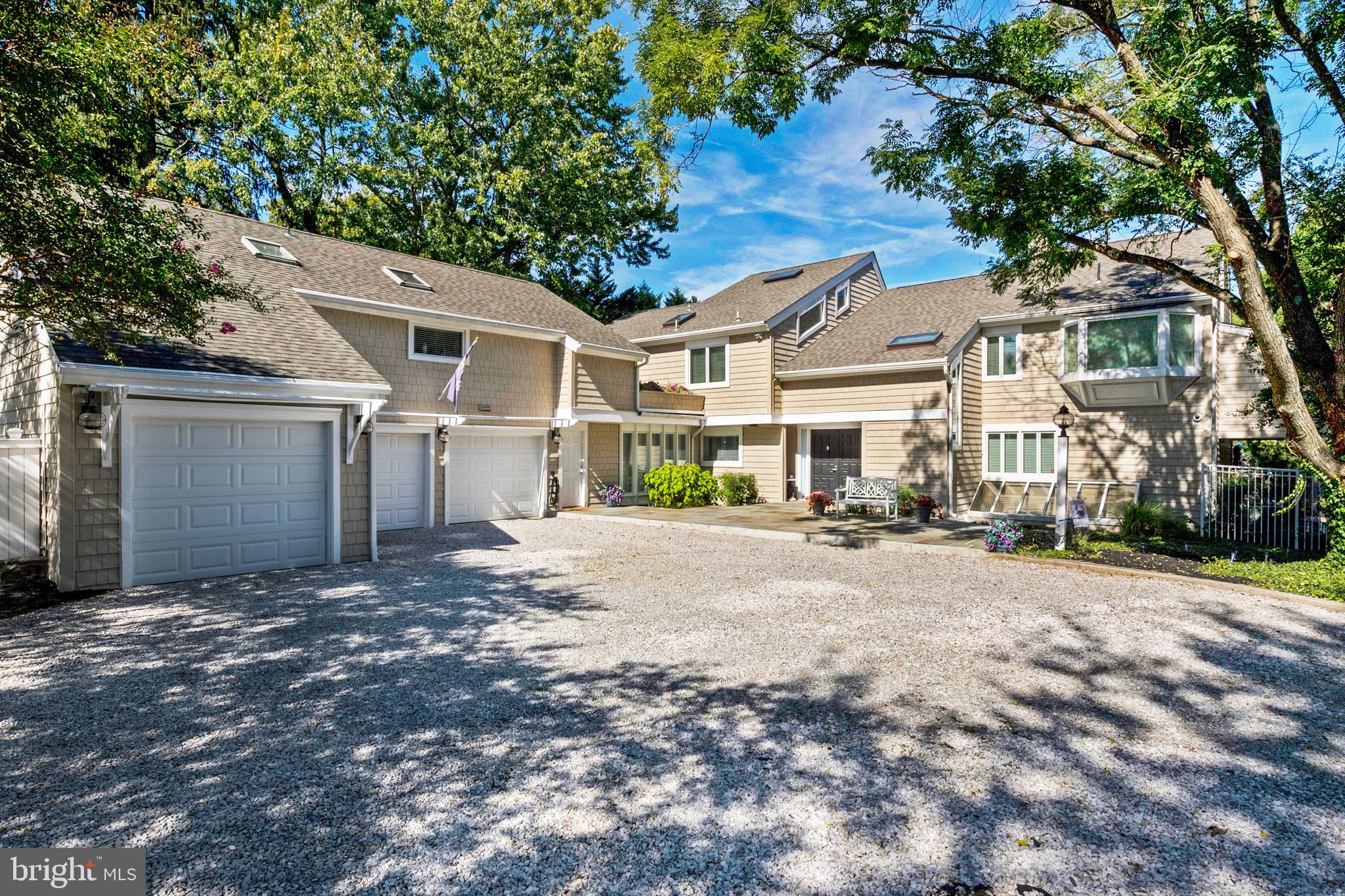 EDGEWATER - Residential