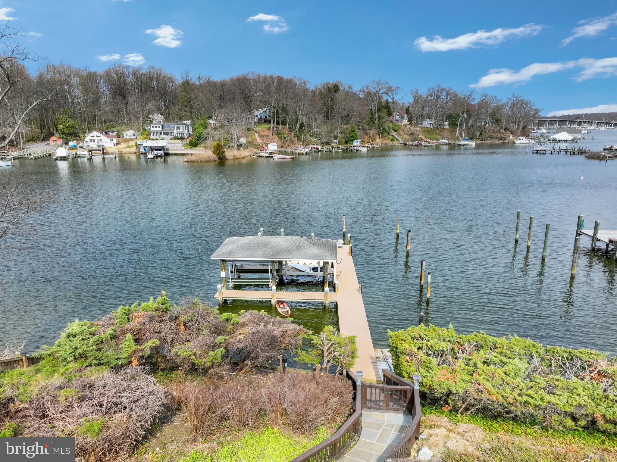 EDGEWATER - Residential