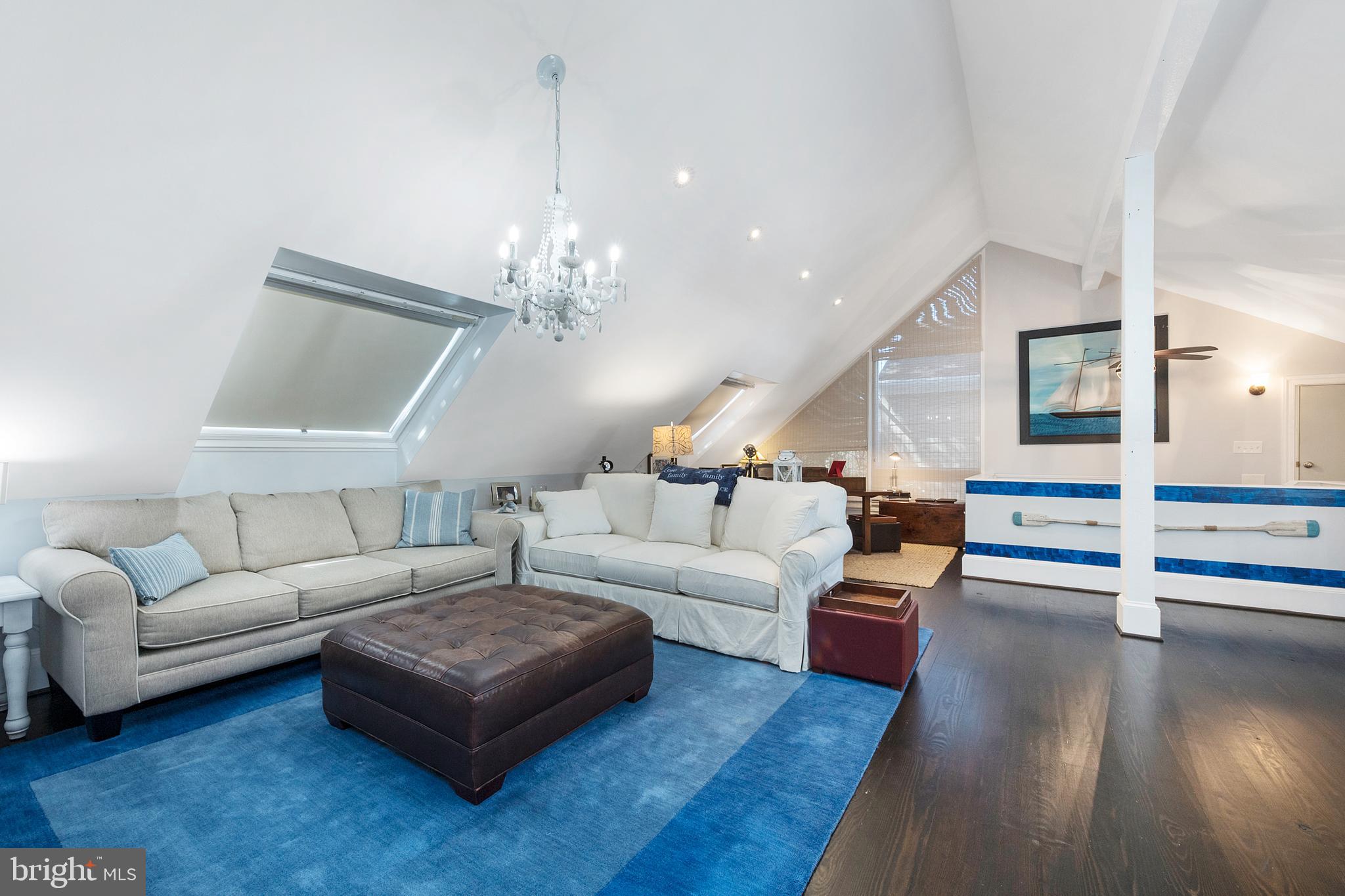 EDGEWATER - Residential