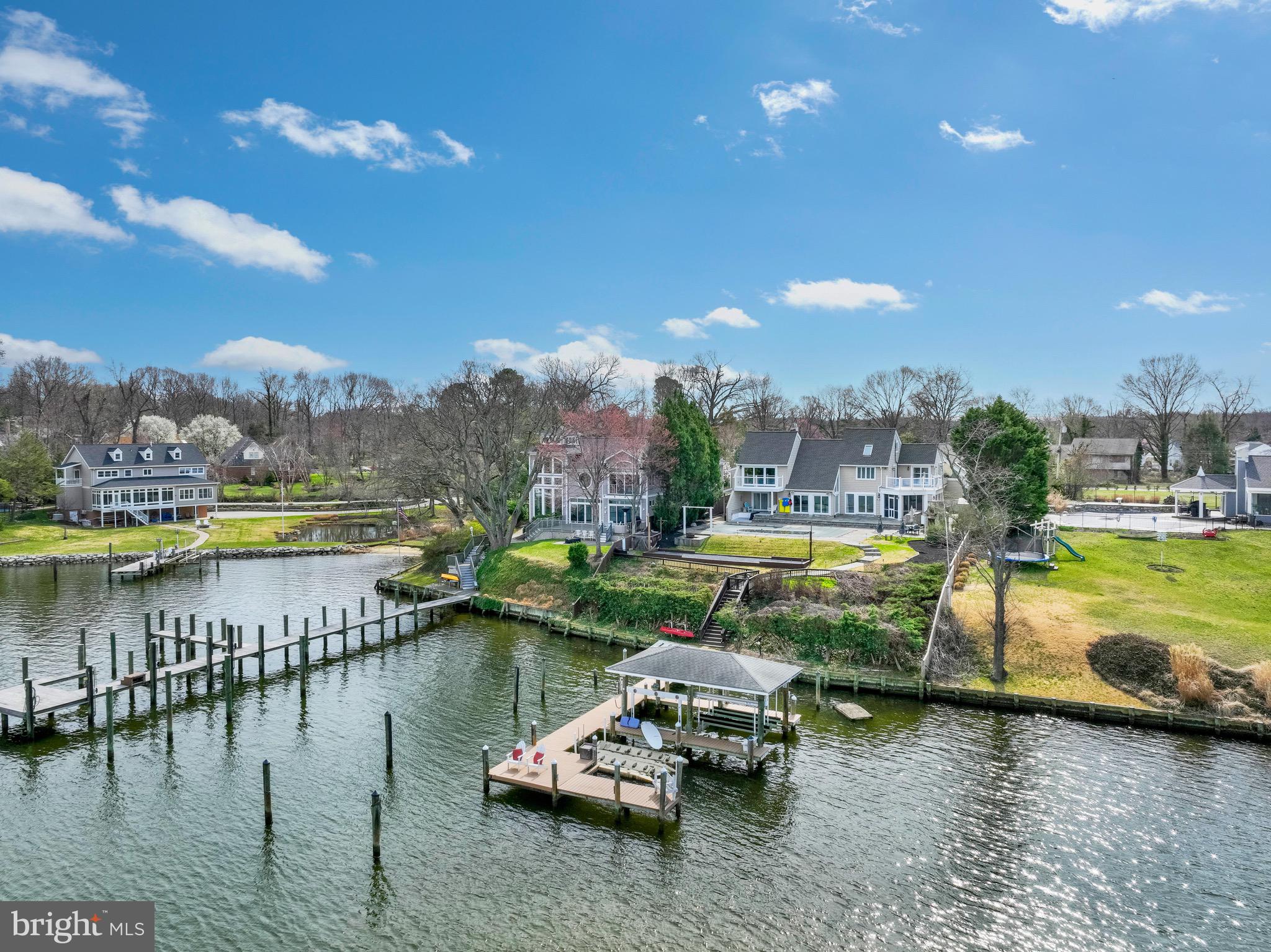 EDGEWATER - Residential