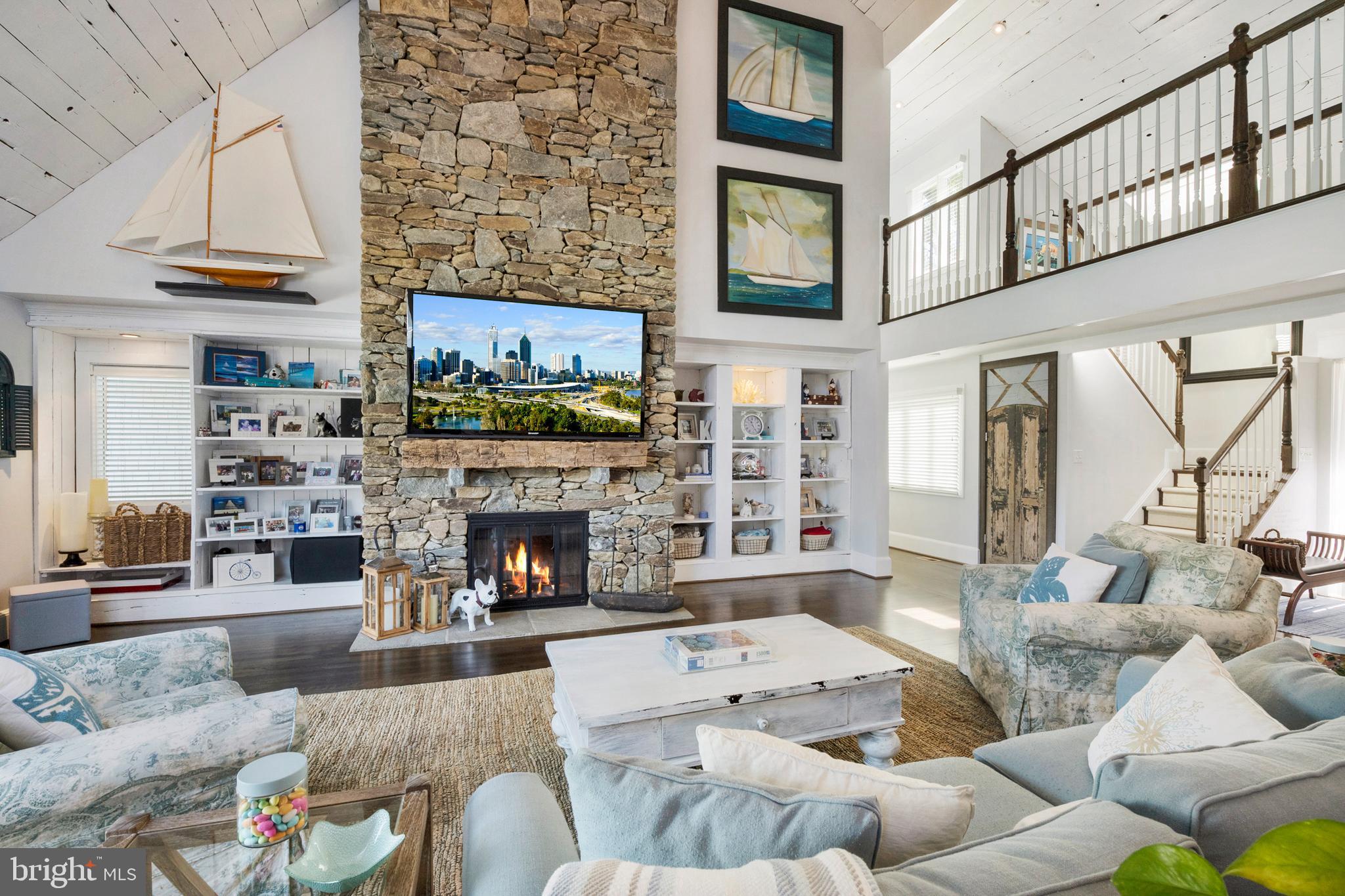 EDGEWATER - Residential