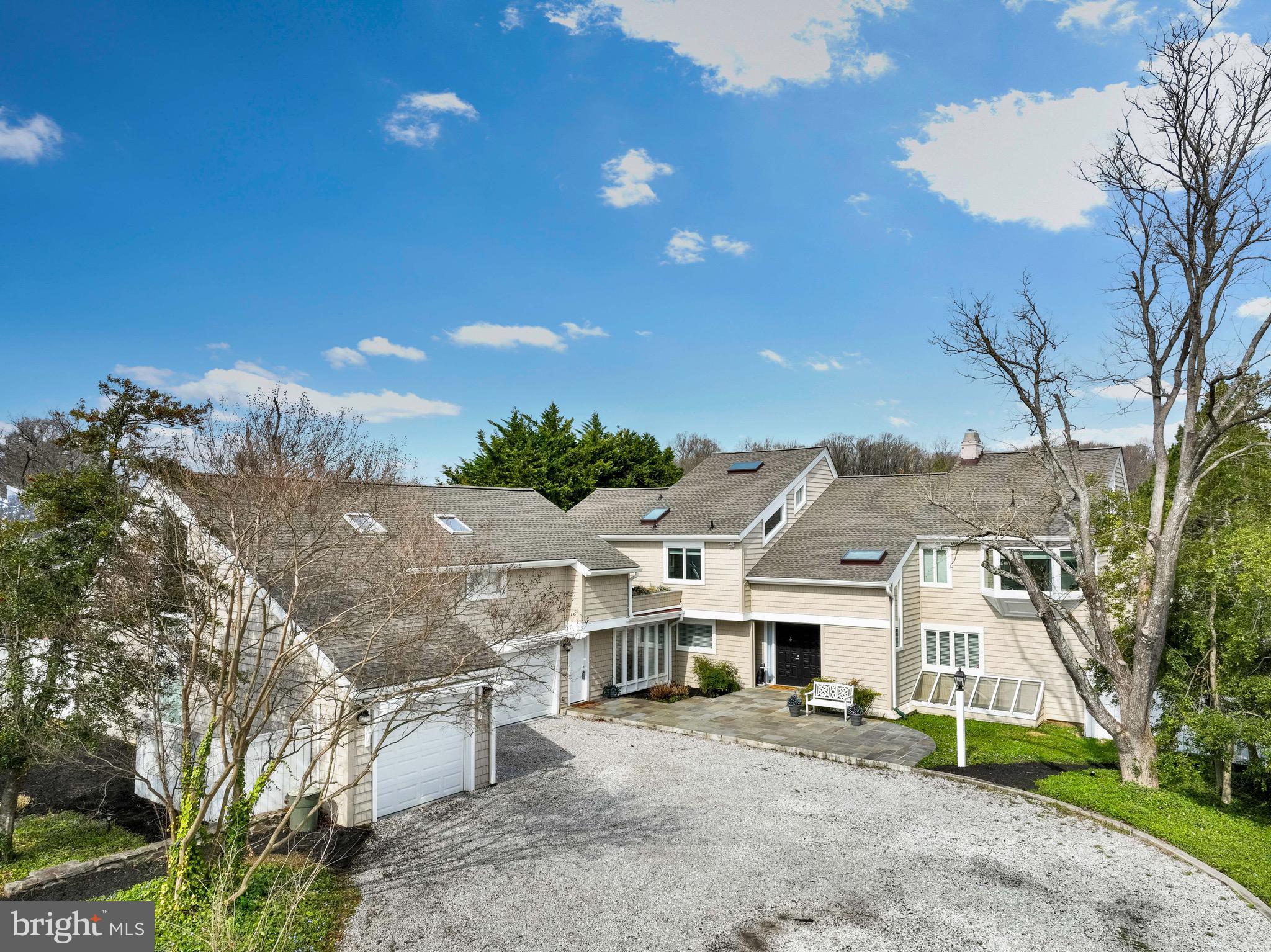 EDGEWATER - Residential