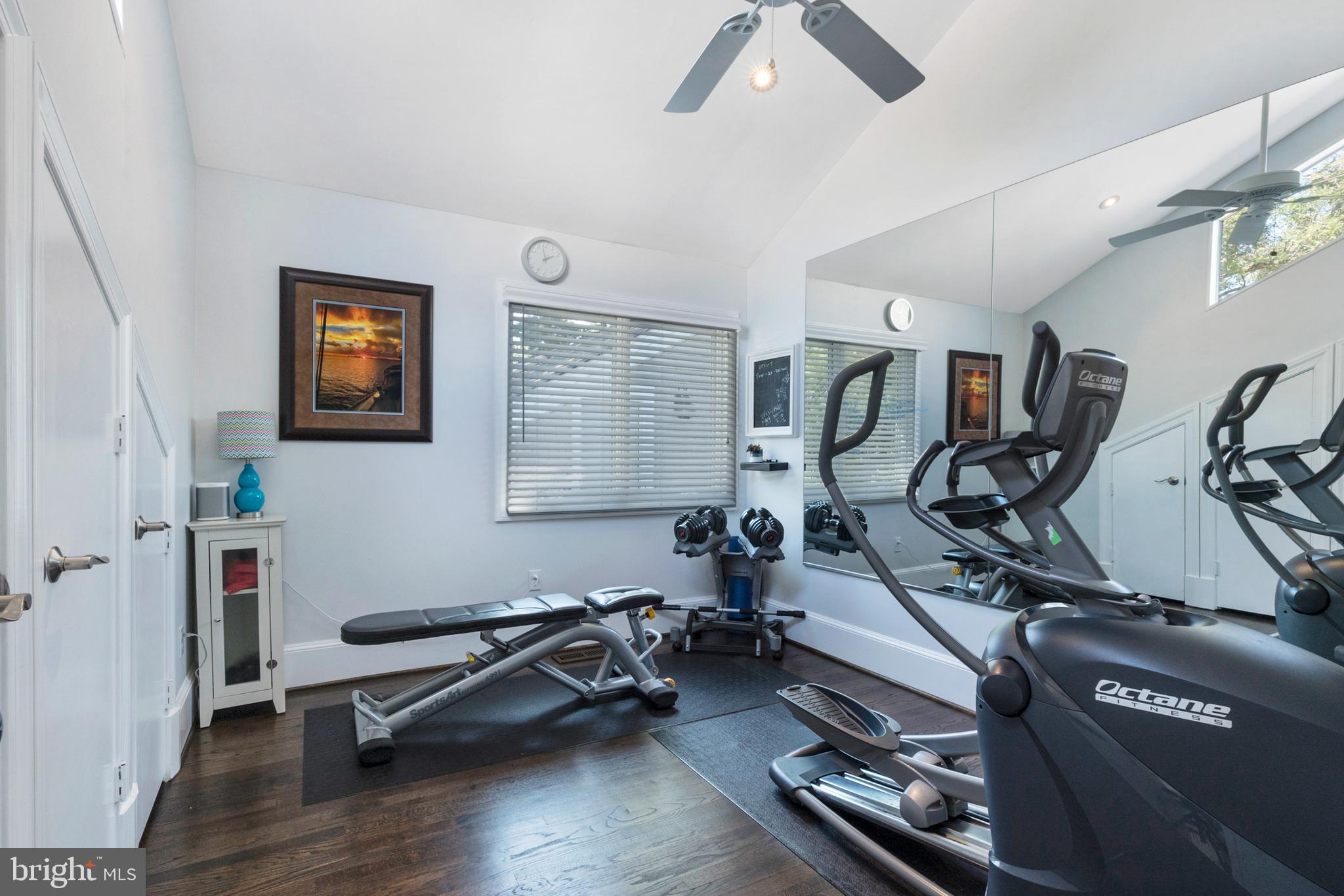 EDGEWATER - Residential