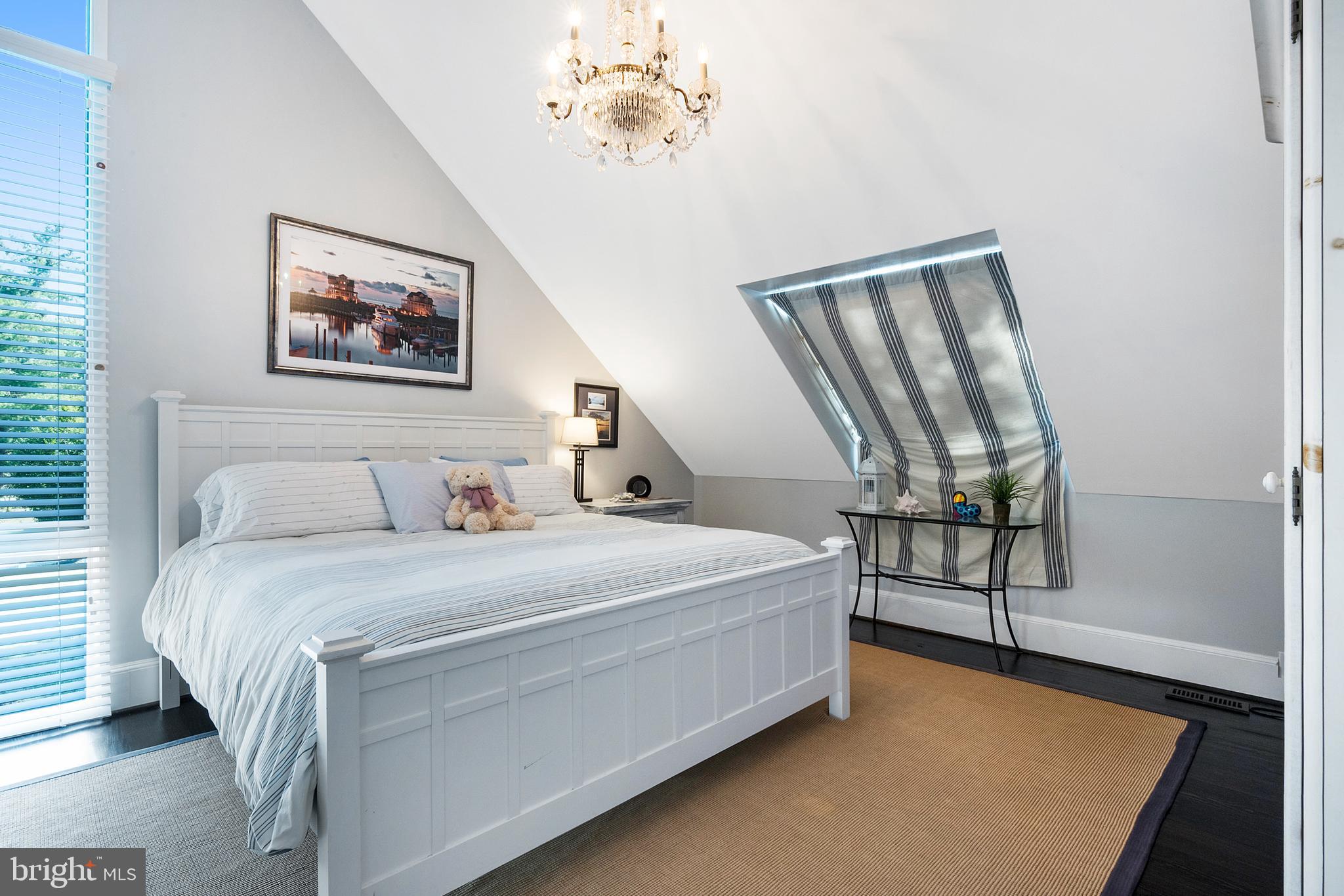 EDGEWATER - Residential