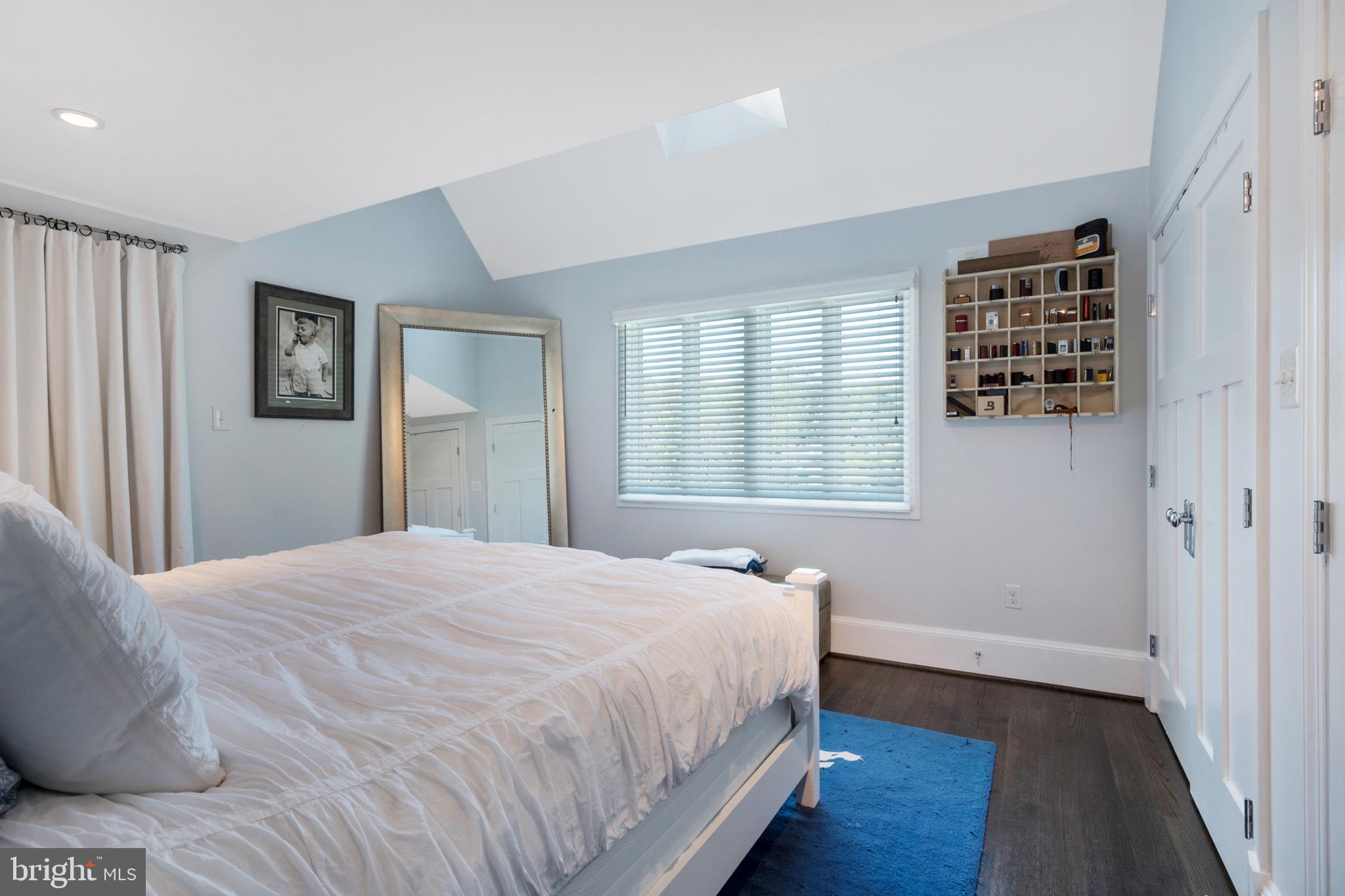 EDGEWATER - Residential