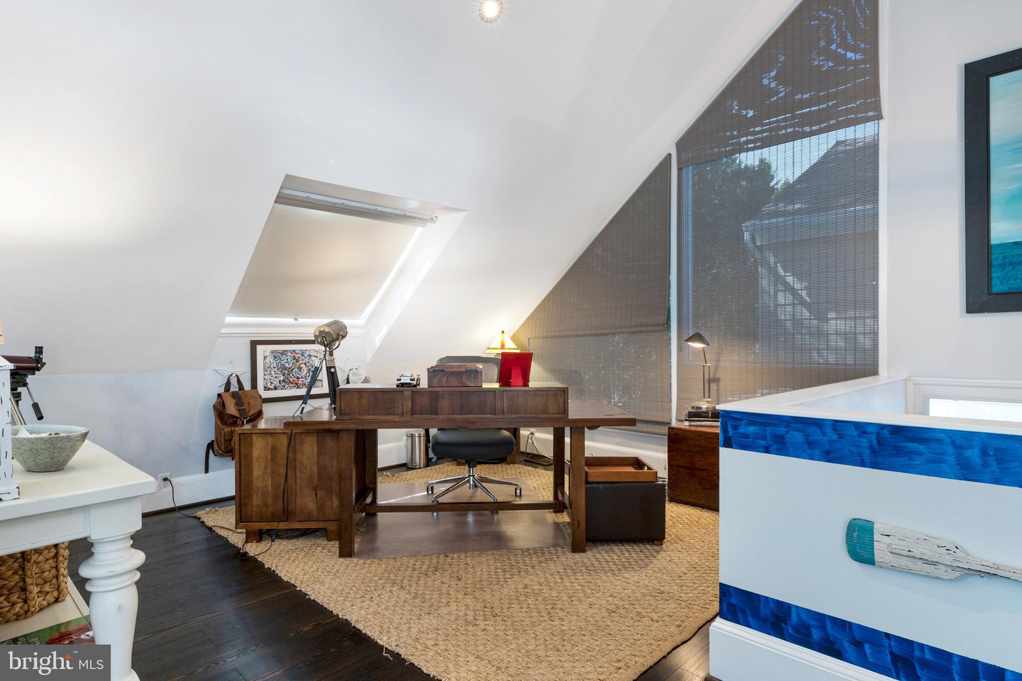 EDGEWATER - Residential