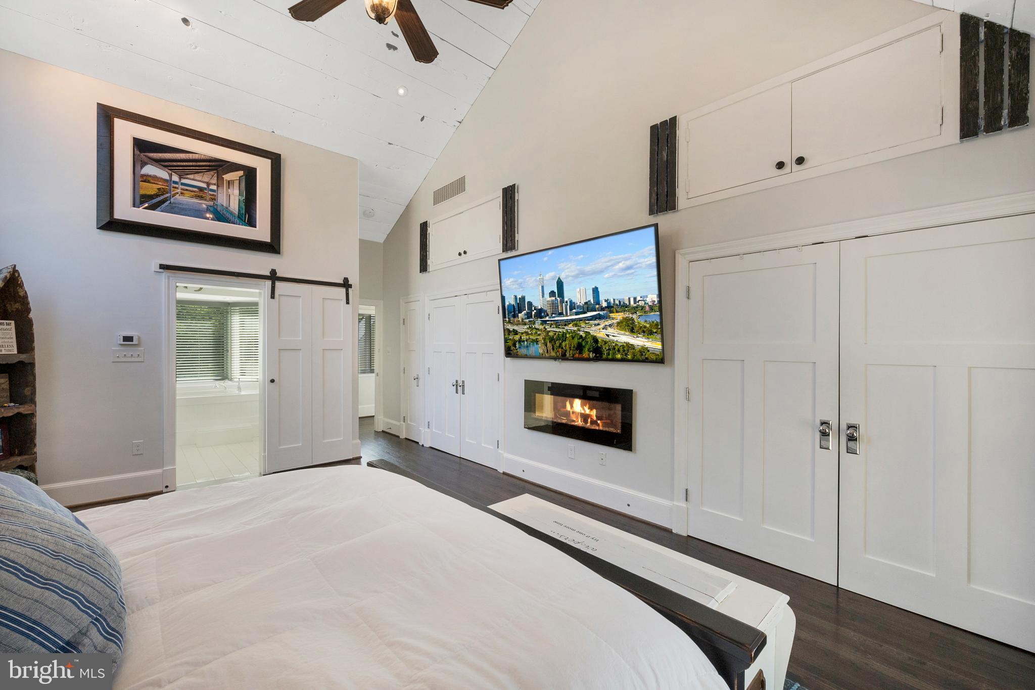 EDGEWATER - Residential