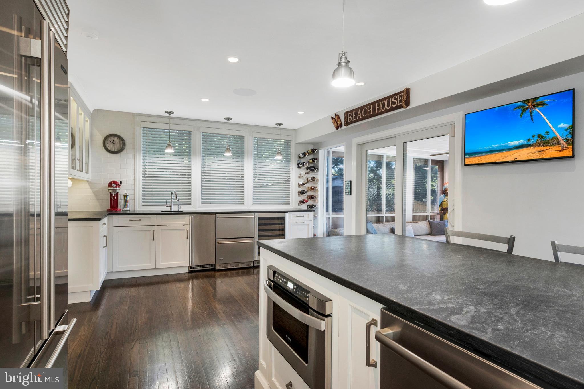 EDGEWATER - Residential