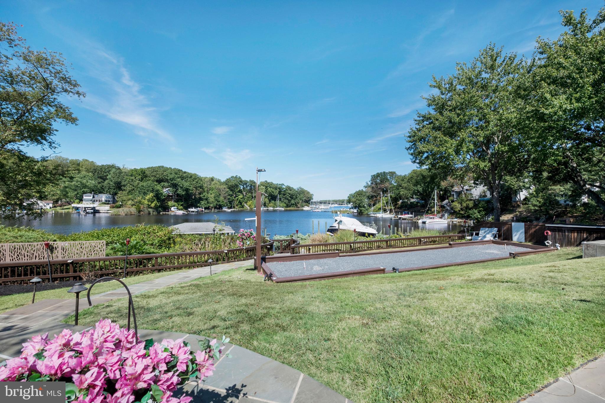 EDGEWATER - Residential