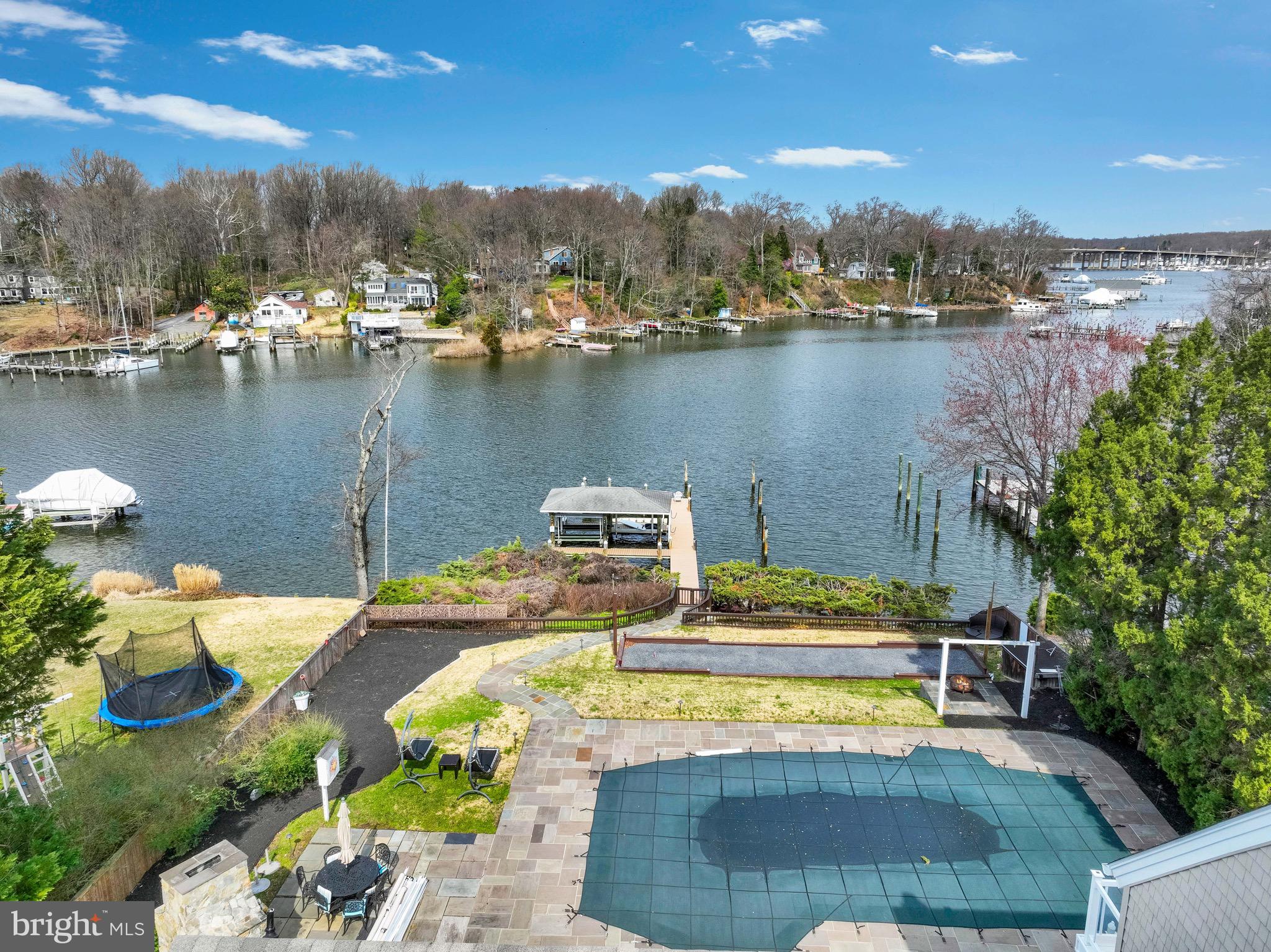 EDGEWATER - Residential