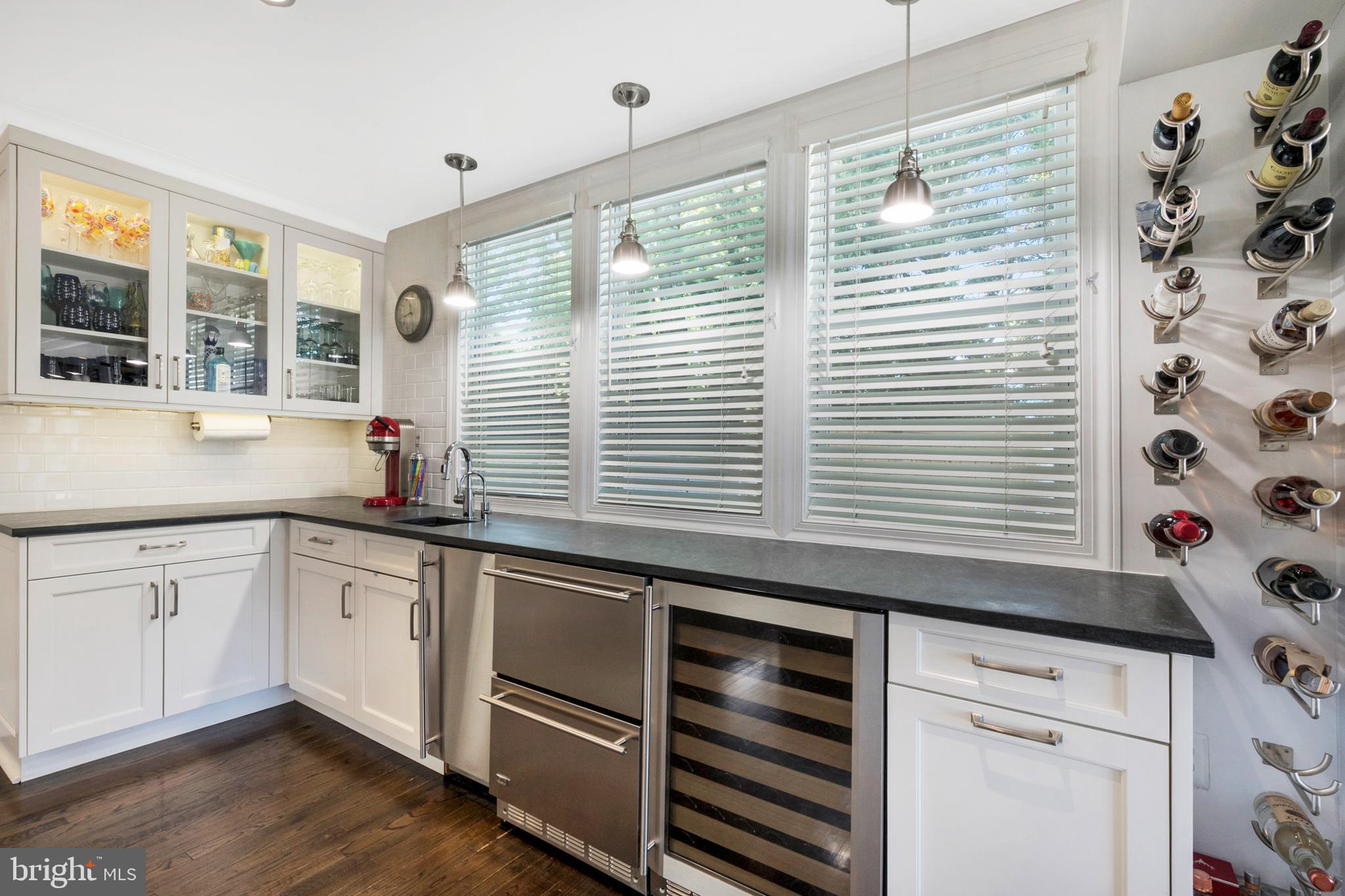 EDGEWATER - Residential