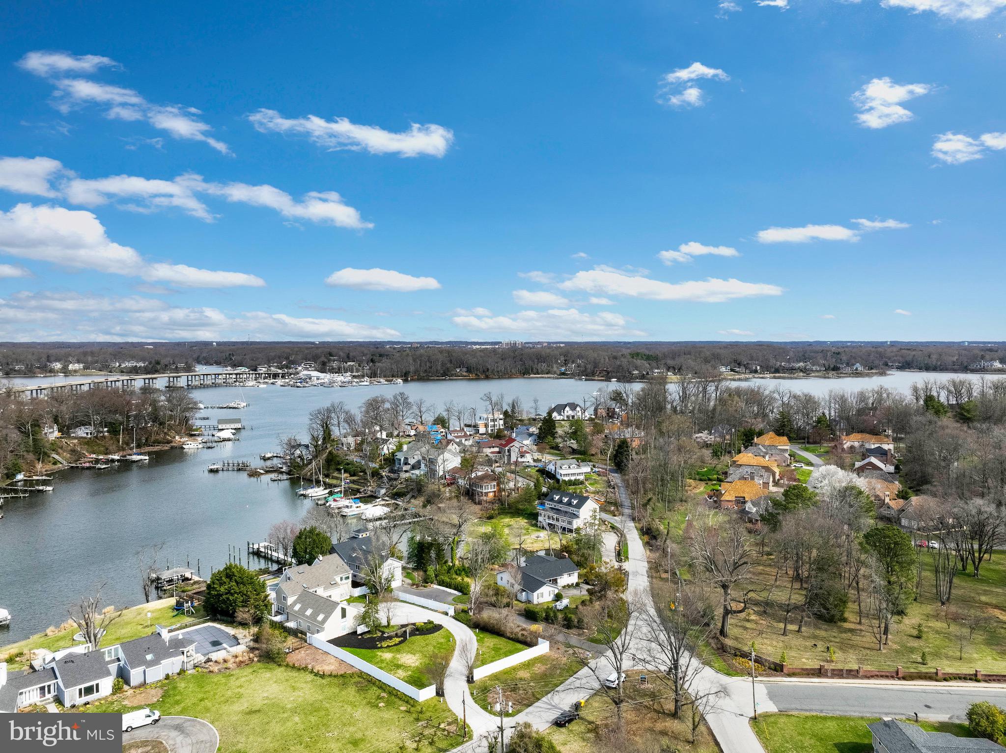 EDGEWATER - Residential