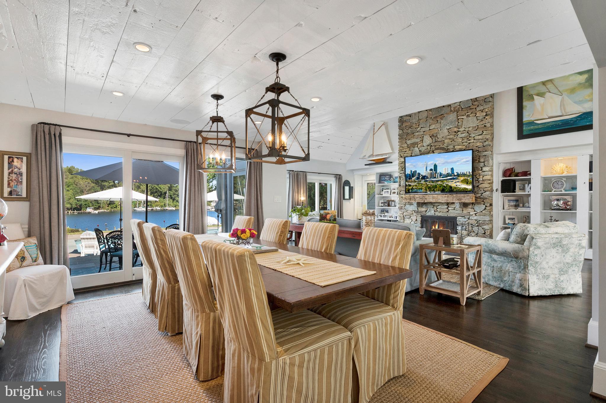 EDGEWATER - Residential