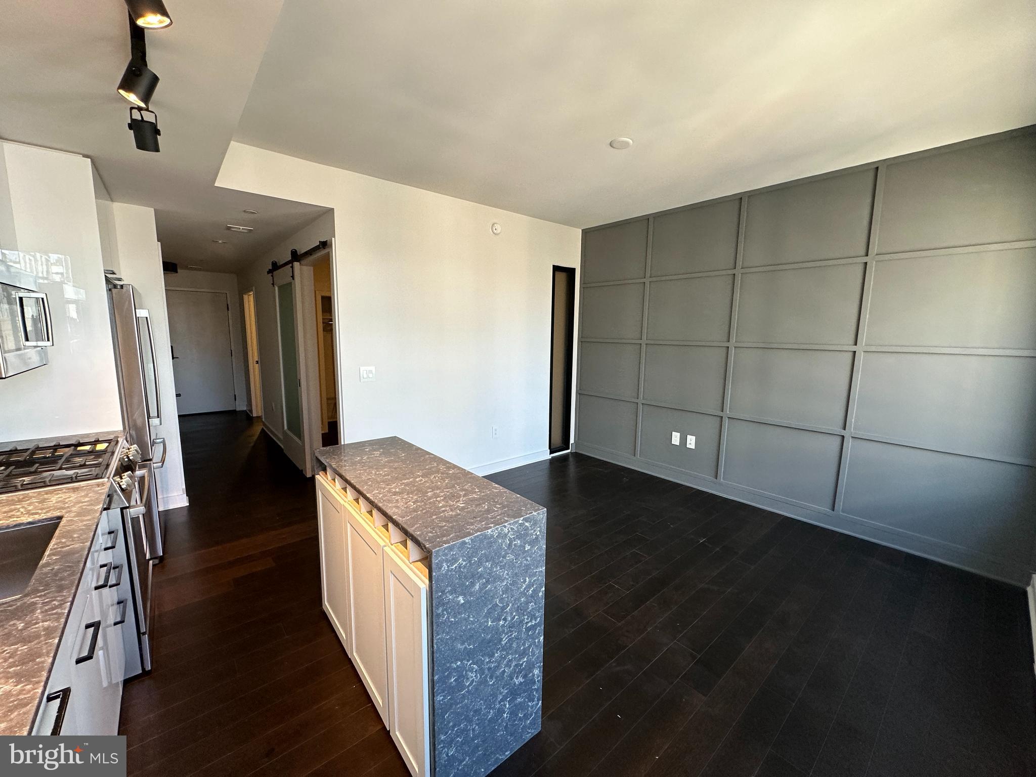 70 N STREET SE N910