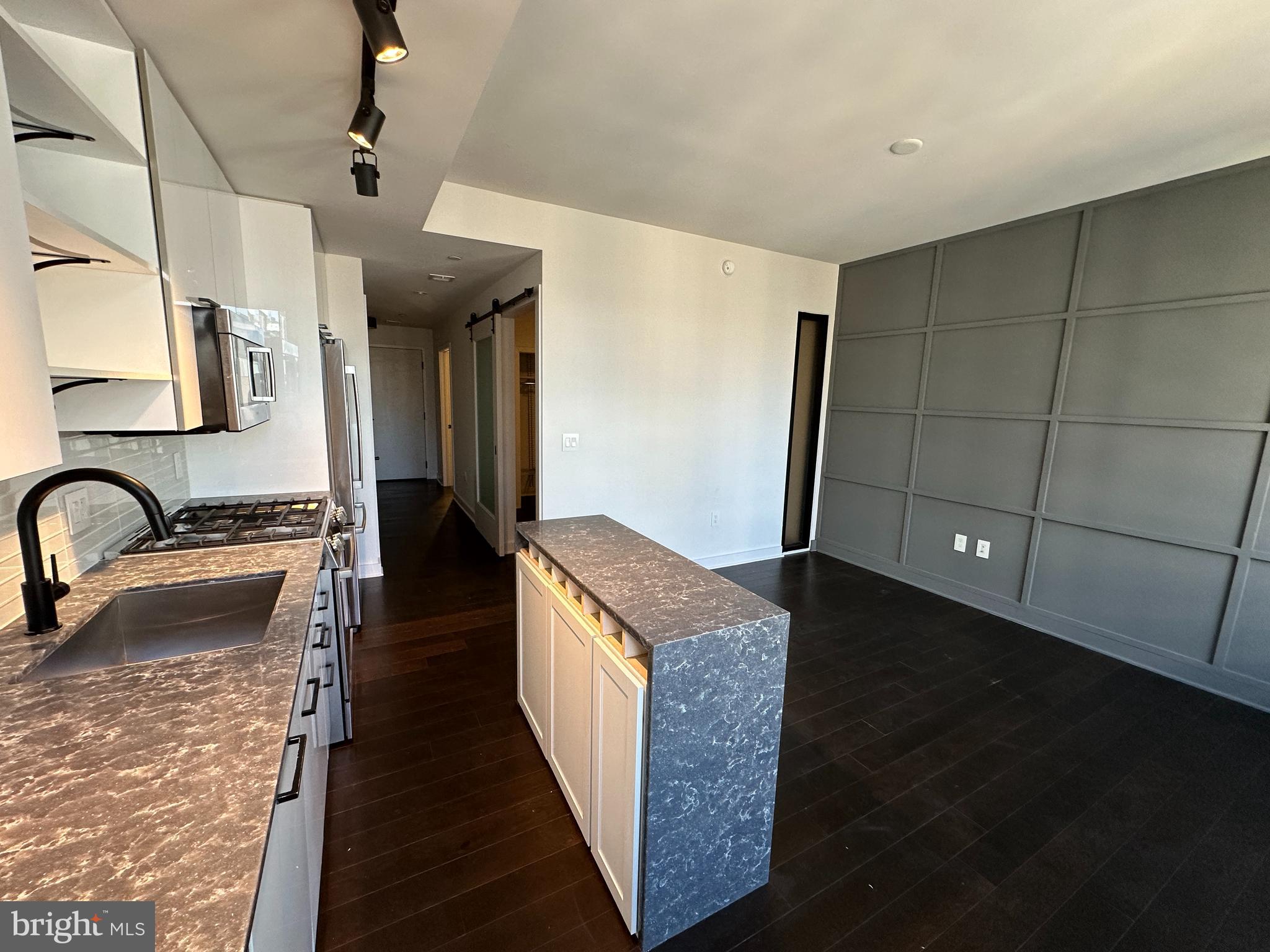 70 N STREET SE N910