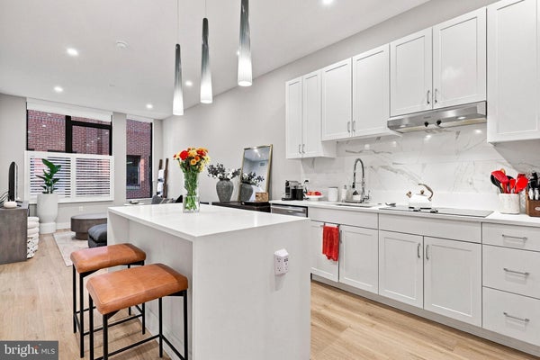 801 N FAIRFAX ST APT 217, ALEXANDRIA, VA 22314 - Image e6855b10005b5fb014eab73b8efe7c2e/1483199763