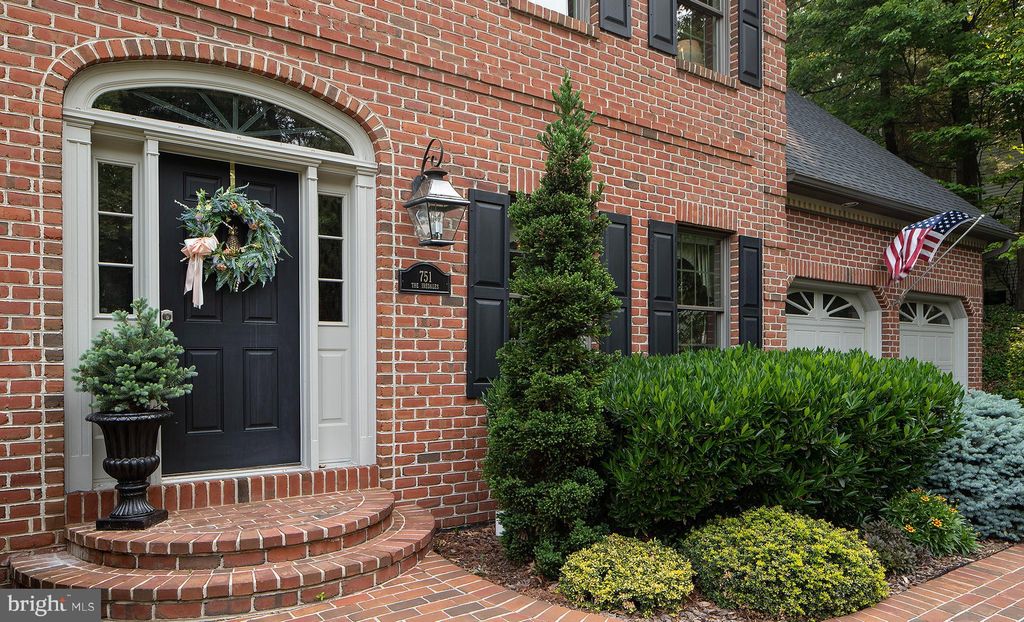 Photo of 751 Zermatt Drive, HUMMELSTOWN, PA 17036 (MLS # PADA2047890)