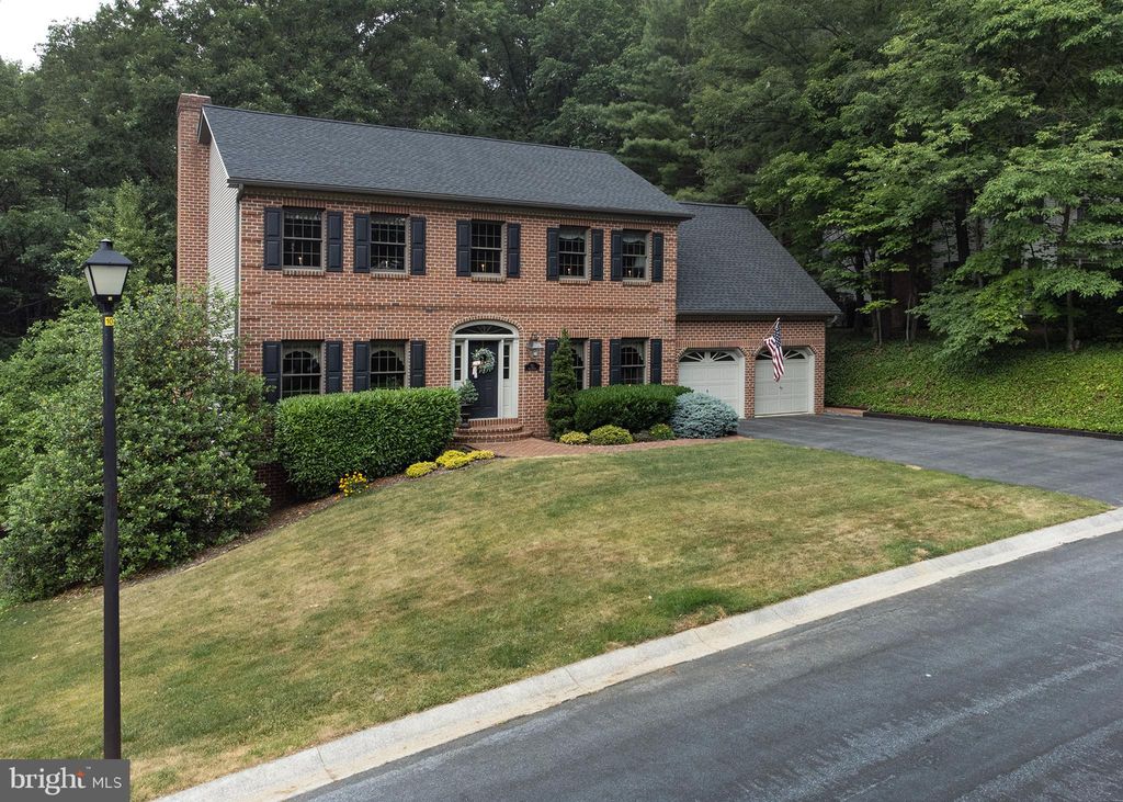 Photo of 751 Zermatt Drive, HUMMELSTOWN, PA 17036 (MLS # PADA2047890)