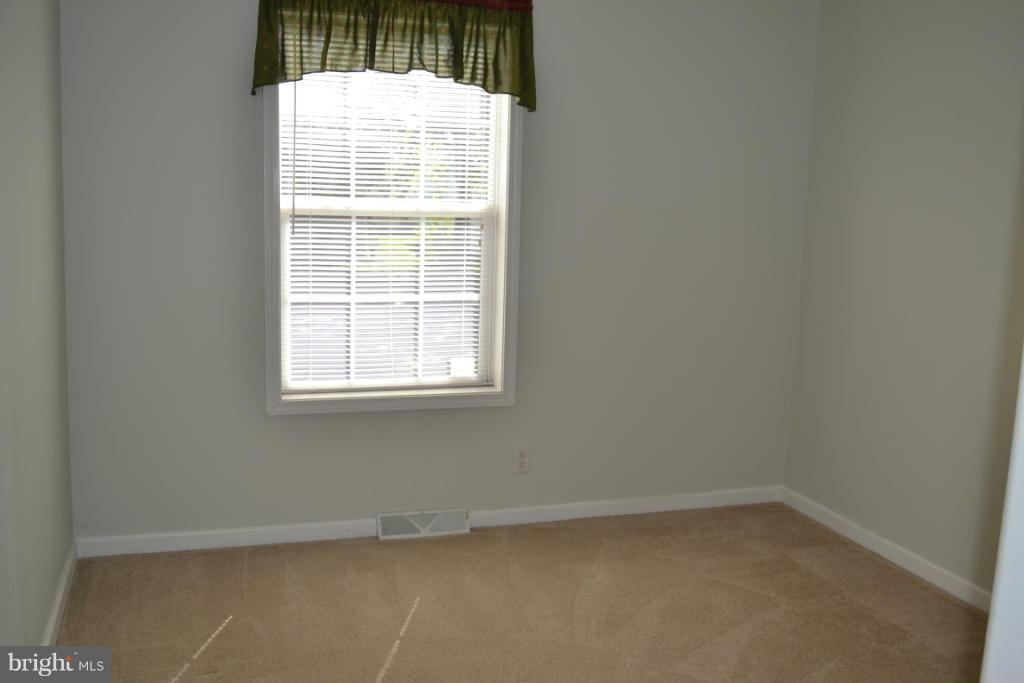 MEADOWS OF CHANTILLY - Residential