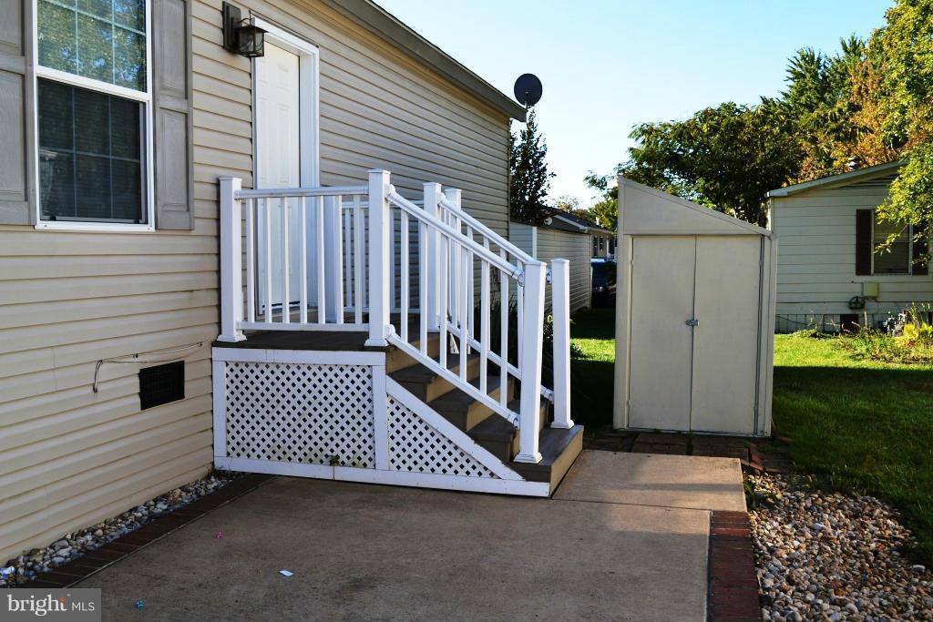 MEADOWS OF CHANTILLY - Residential