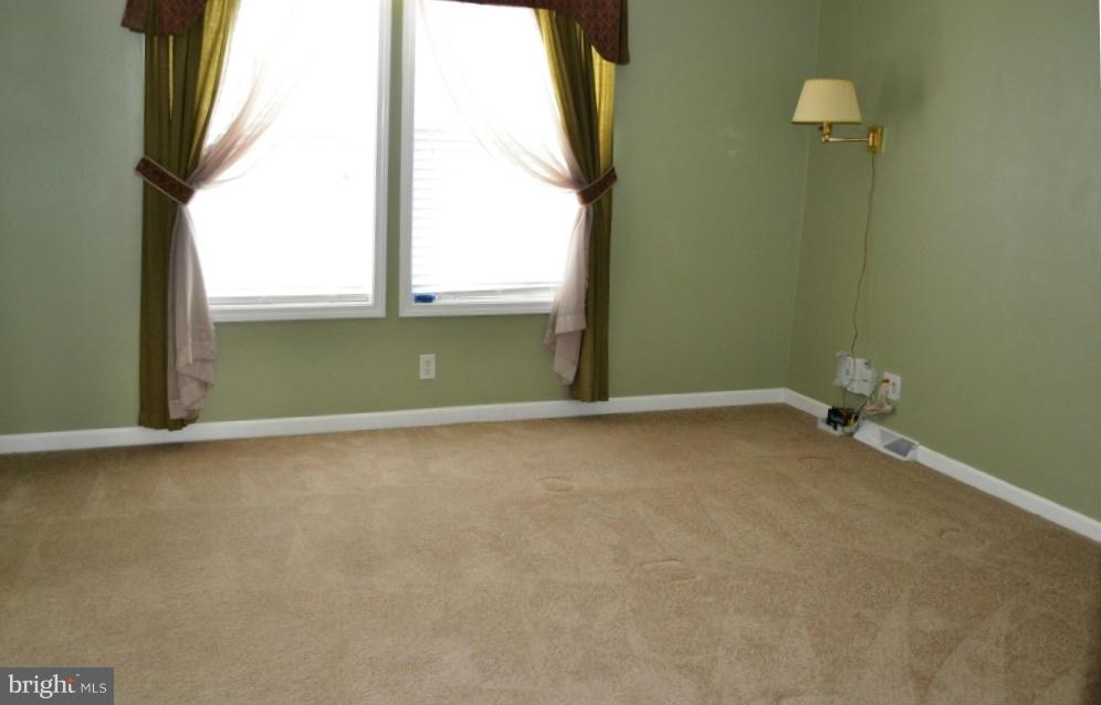 MEADOWS OF CHANTILLY - Residential