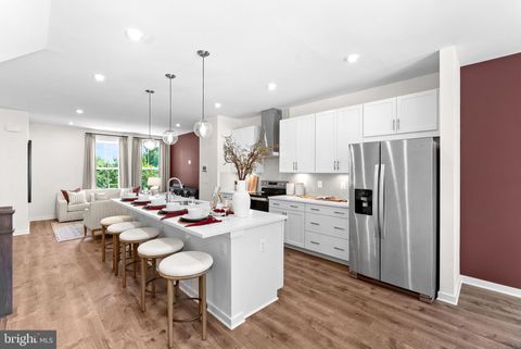 Townhouse For Sale - 43796 Mystic Maroon Terrace<br/> ASHBURN, VA 20147