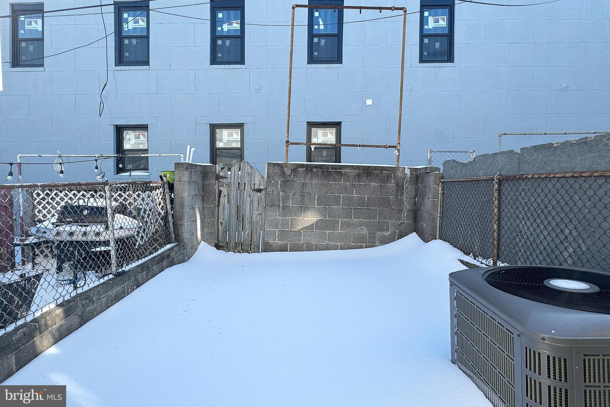 HIGHLANDTOWN - Residential