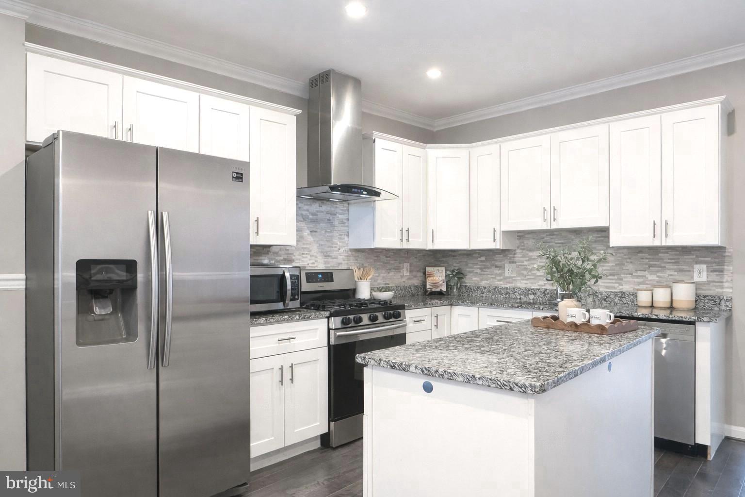 HIGHLANDTOWN - Residential