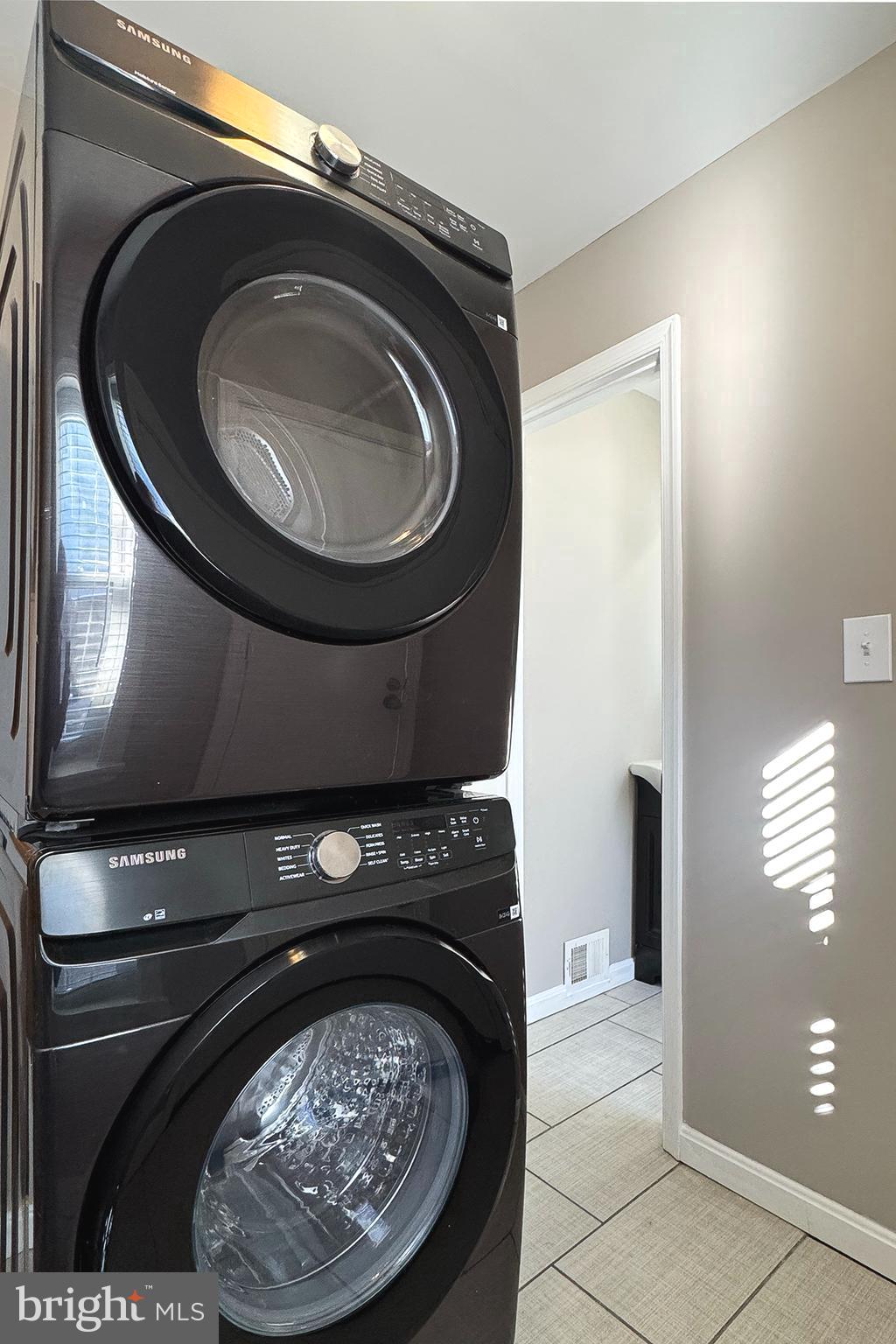 HIGHLANDTOWN - Residential