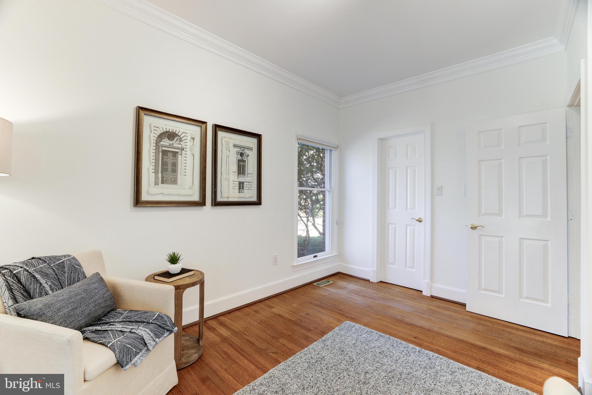 CHINQUAPIN MANOR - Residential