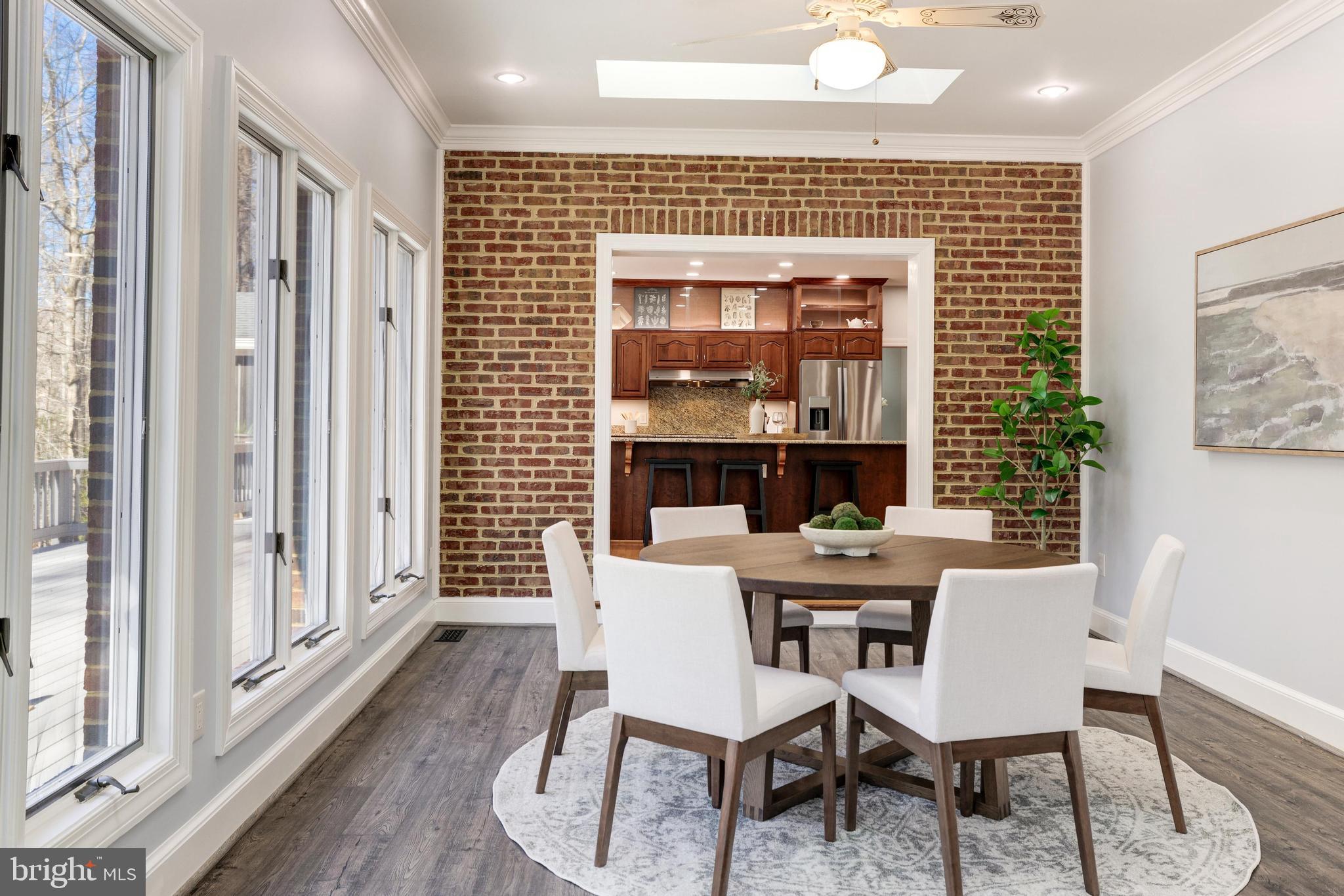 CHINQUAPIN MANOR - Residential