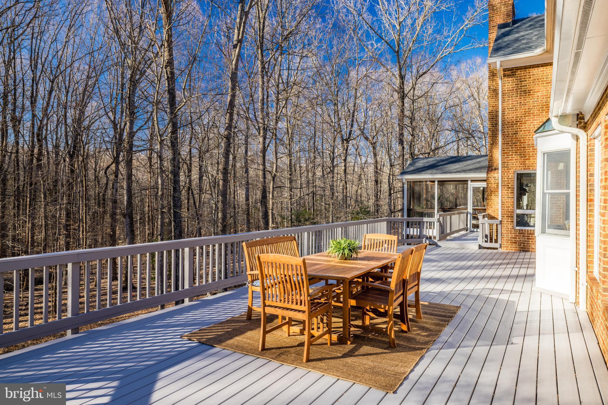 CHINQUAPIN MANOR - Residential