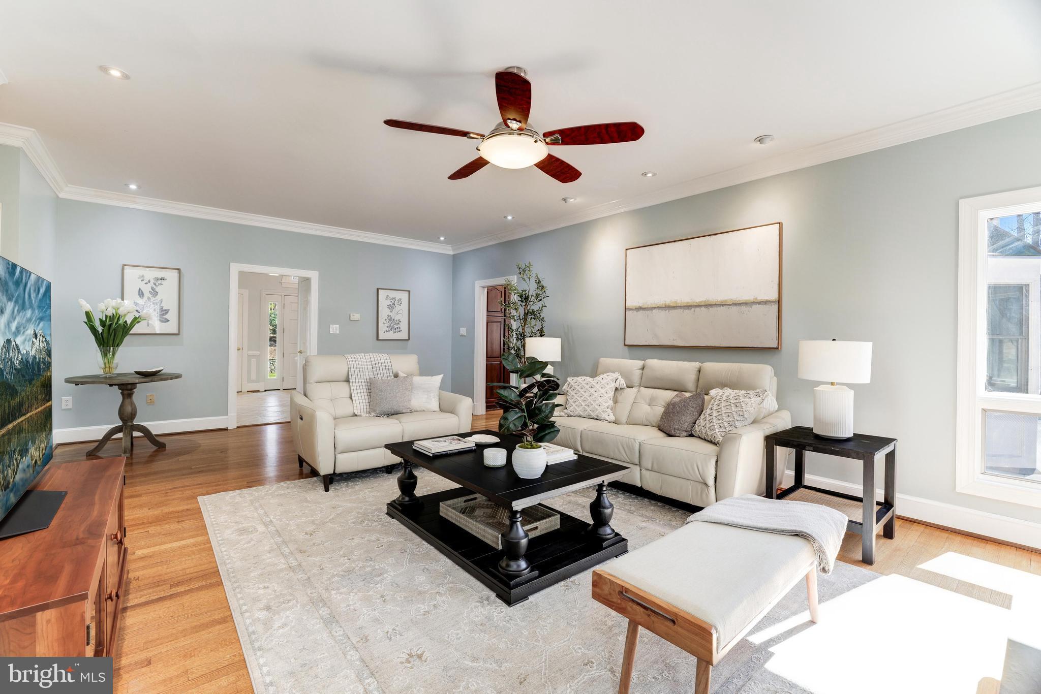 CHINQUAPIN MANOR - Residential