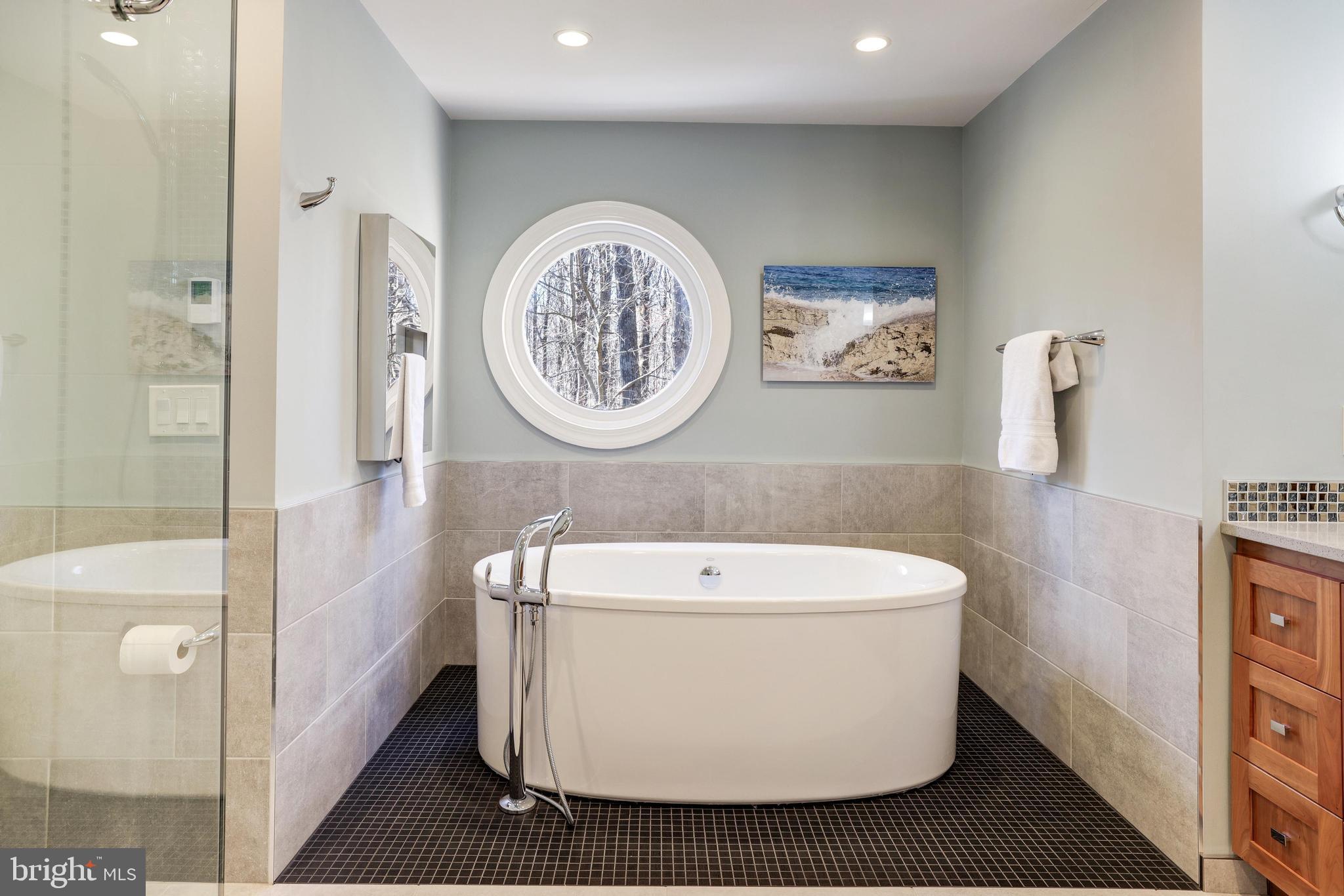 CHINQUAPIN MANOR - Residential