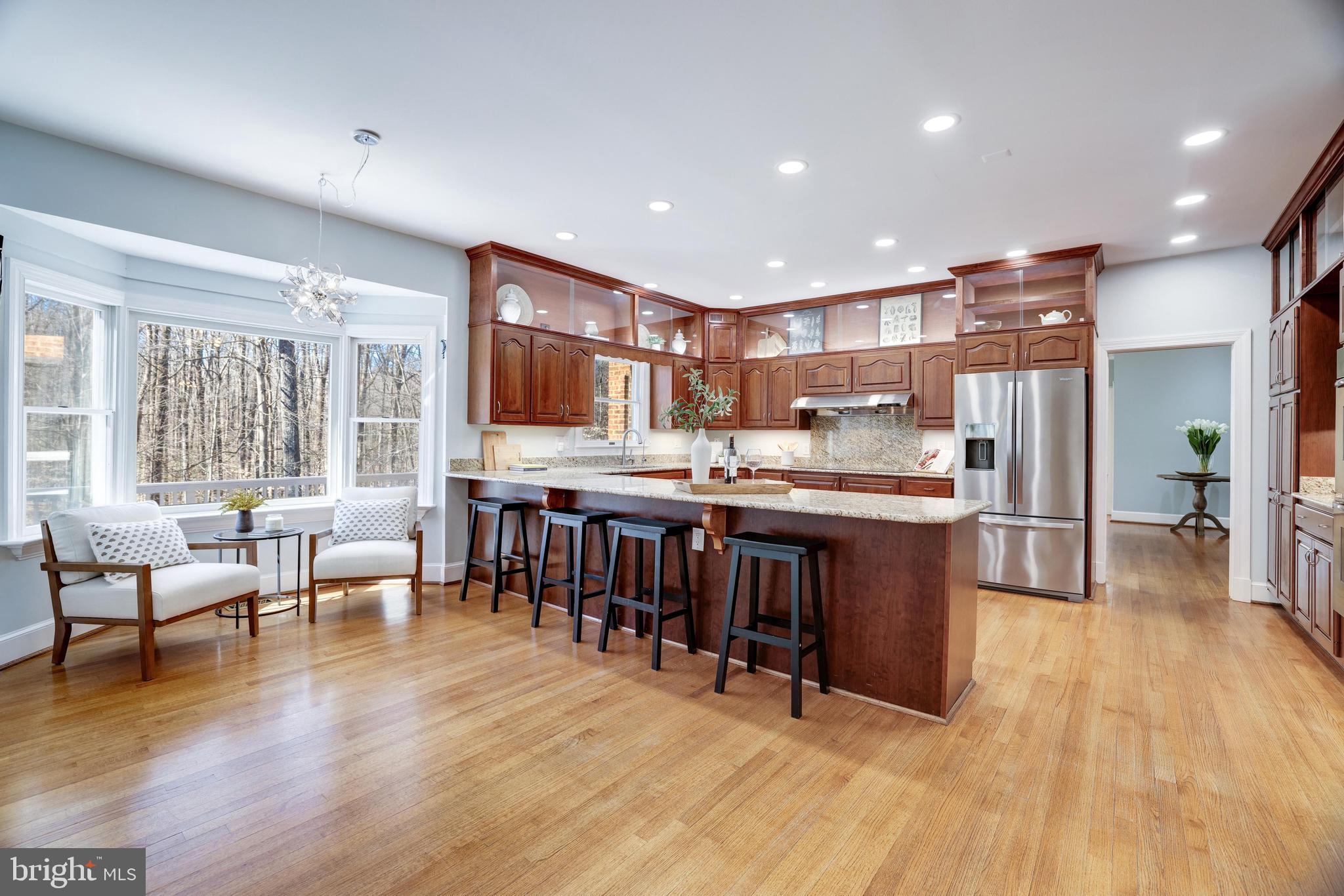 CHINQUAPIN MANOR - Residential