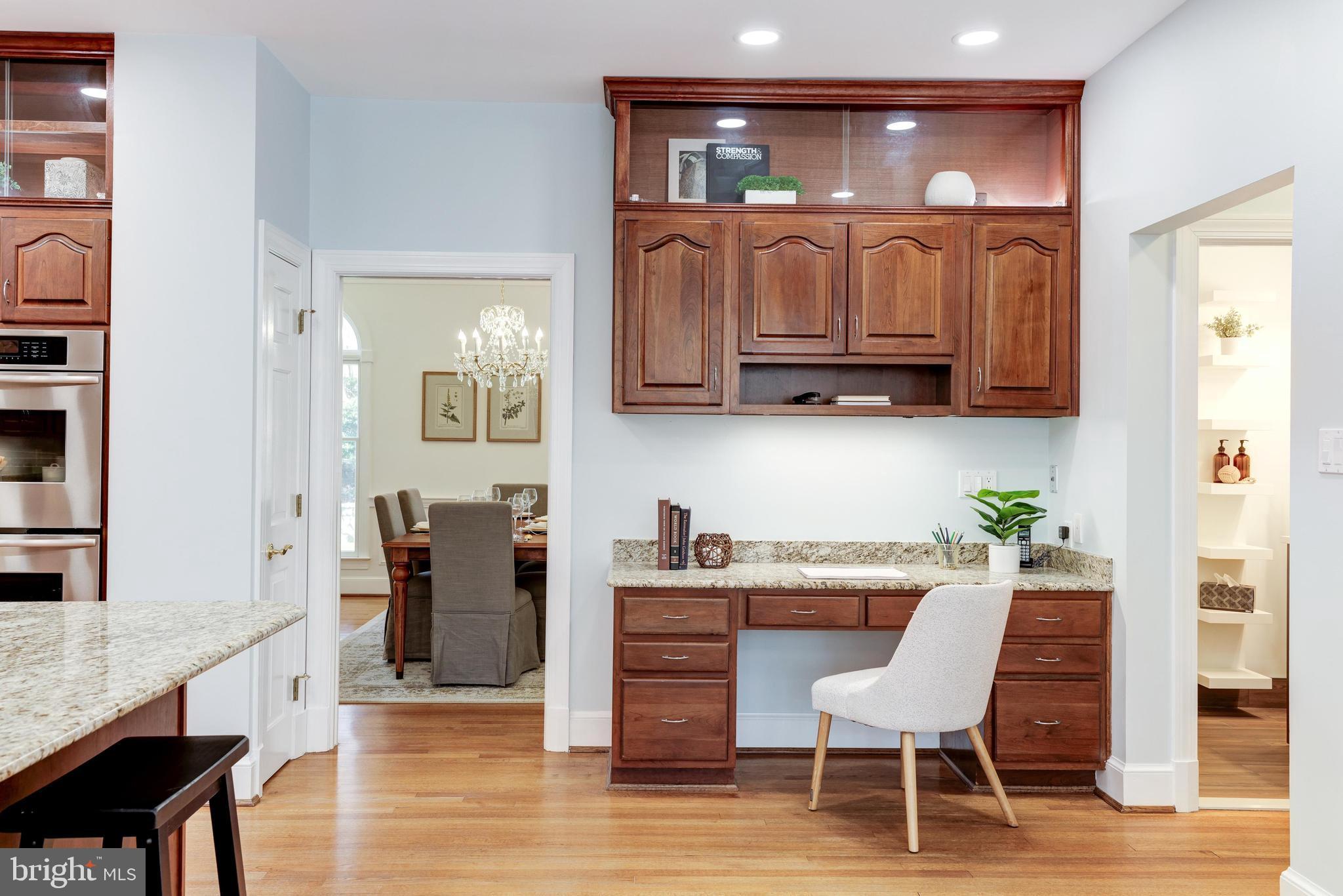 CHINQUAPIN MANOR - Residential